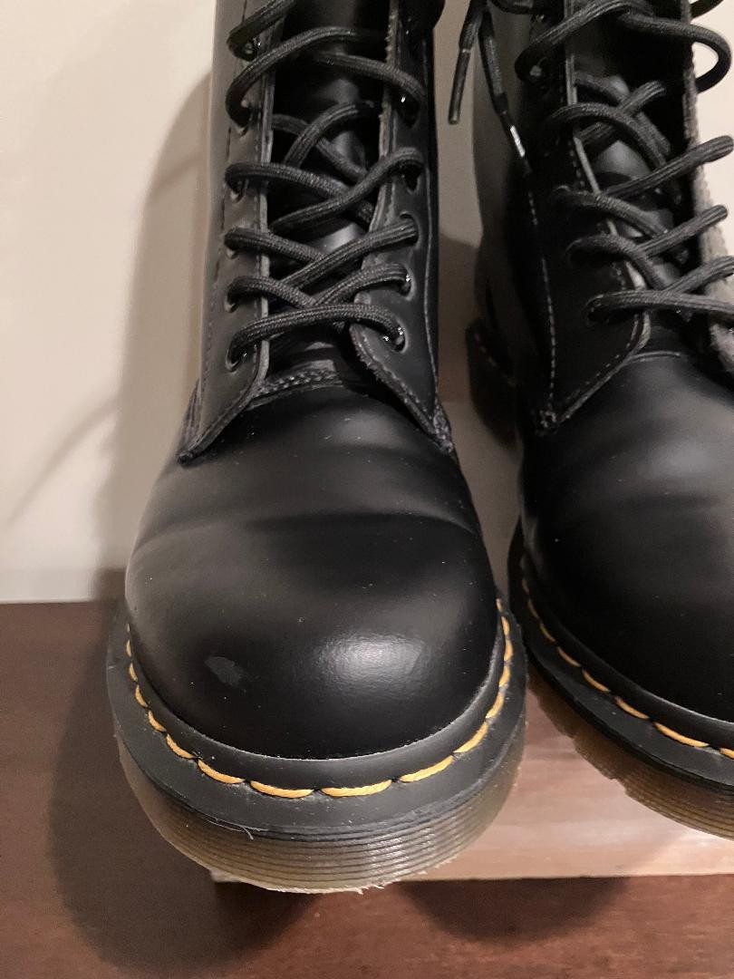 DR. MARTENS Women’s Size 10 Black Smooth Leather 8-Eye Lace Up Boots 1460W New!