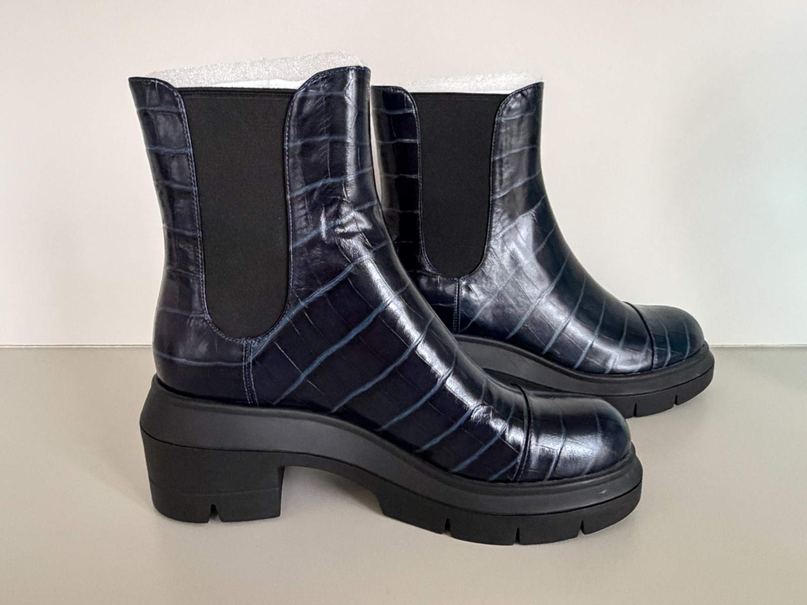 Stuart Weitzman Norah Chelsea Lug Sole Bootie -Navy Croc Embossed Leather-Sz 8