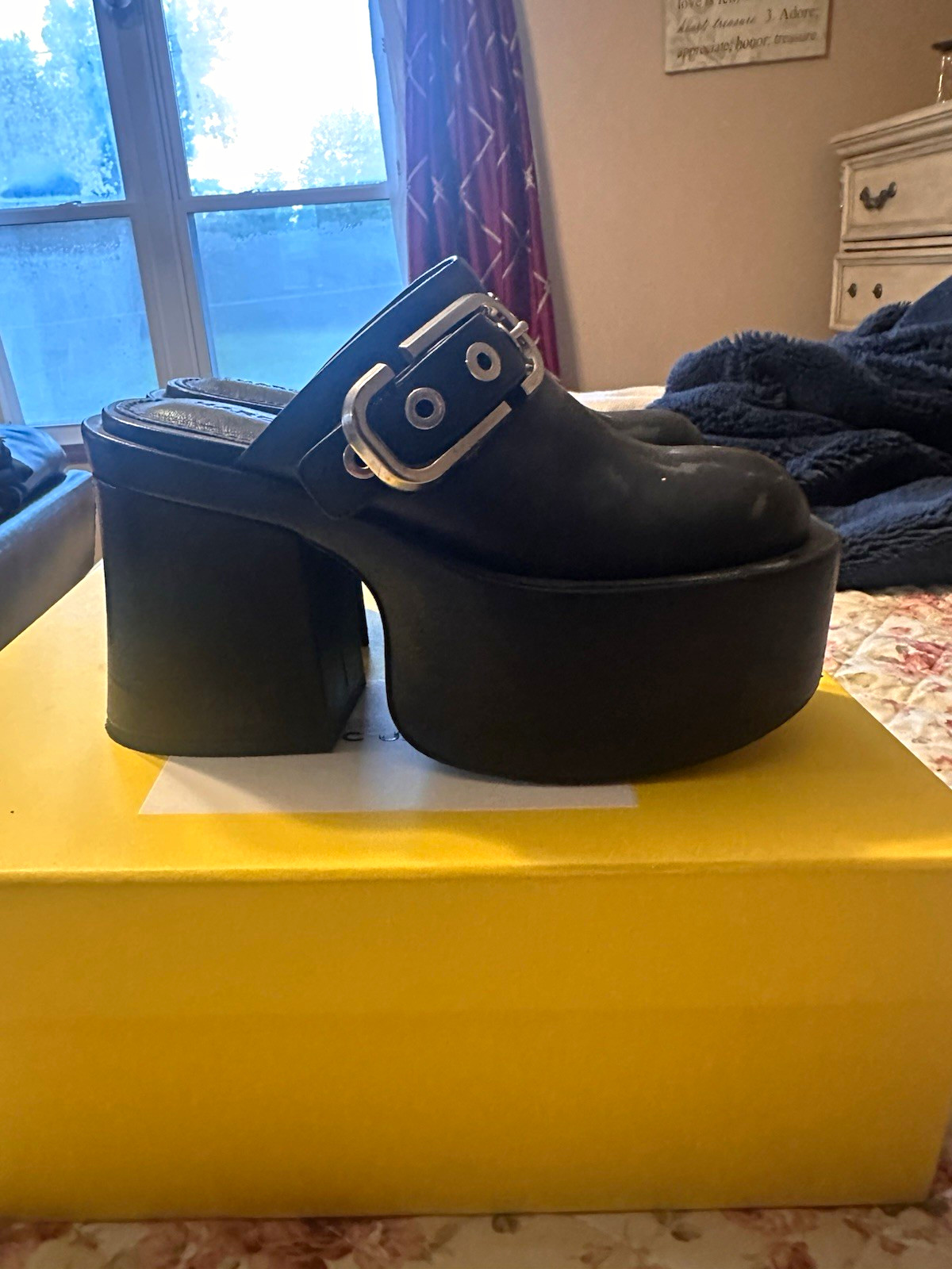 Marc Jacobs Women’s Black Leather Platform Mule Heels Buckle EU 37 US 7