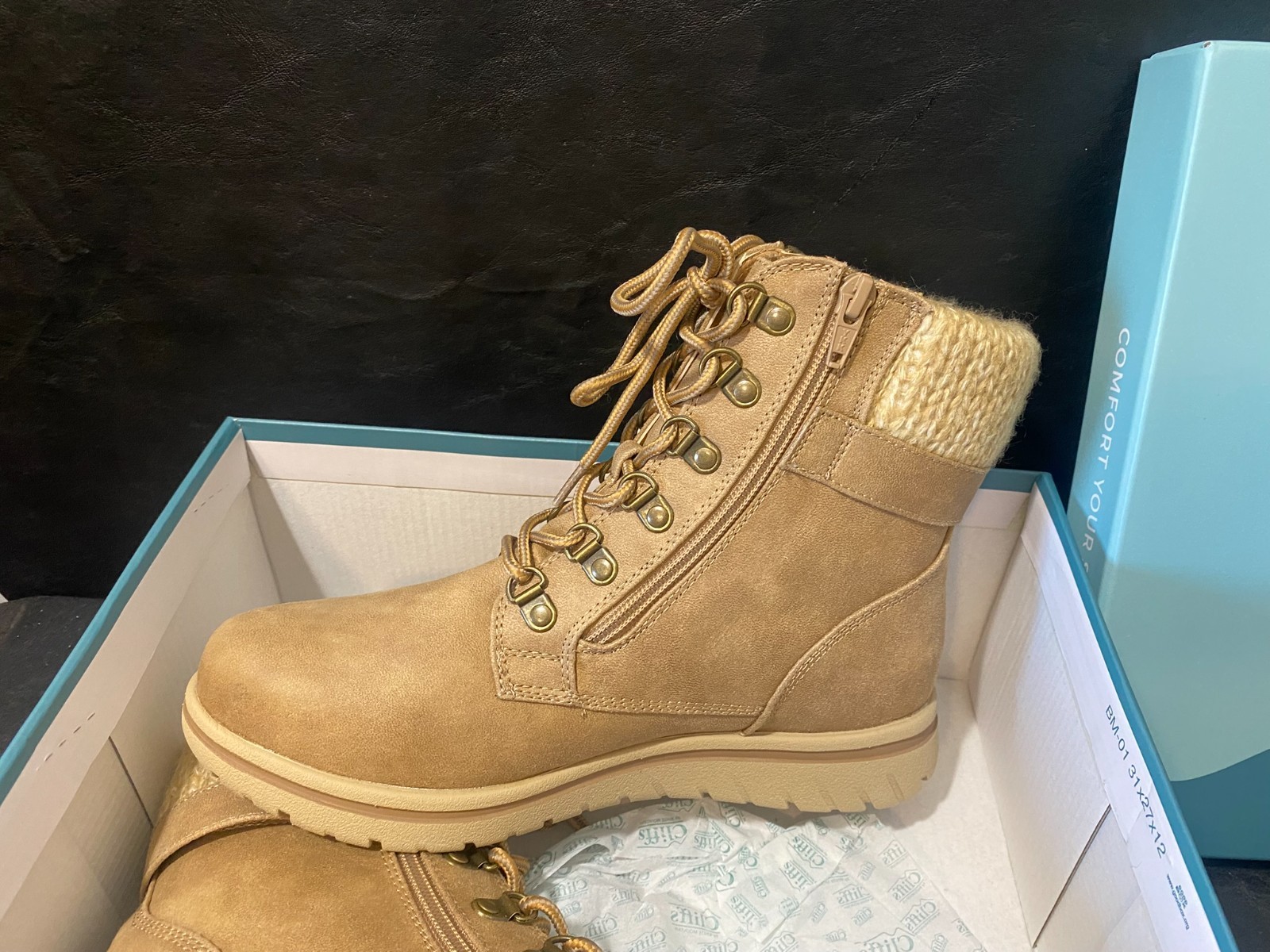 Cliffs by White Mountain Hearty Brown Boots Size 8.5W 8 1/2 W Boot pair new