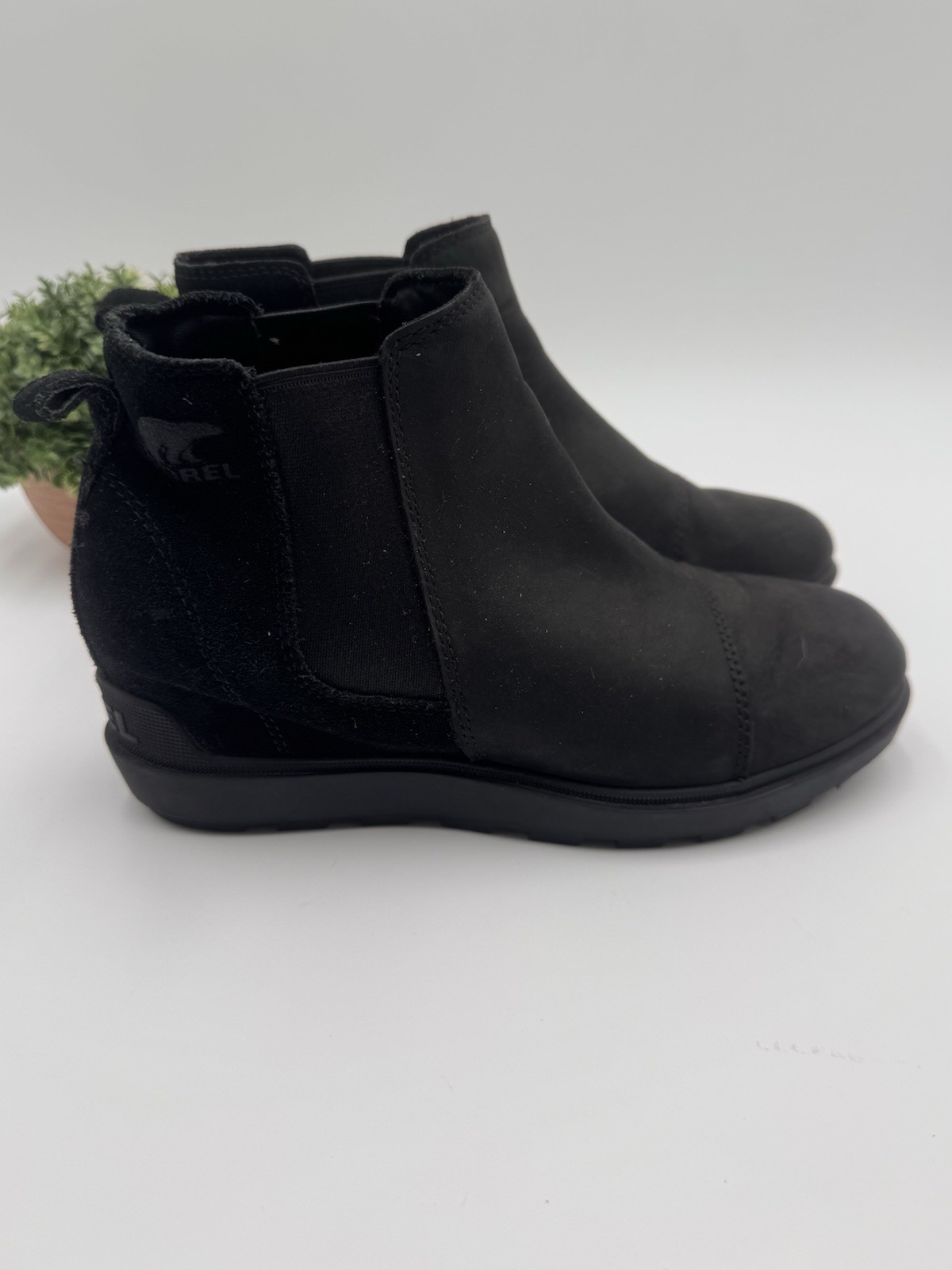 Sorel Women’s Evie II Chelsea Boot Black Waterproof Leather/Suede 7.5