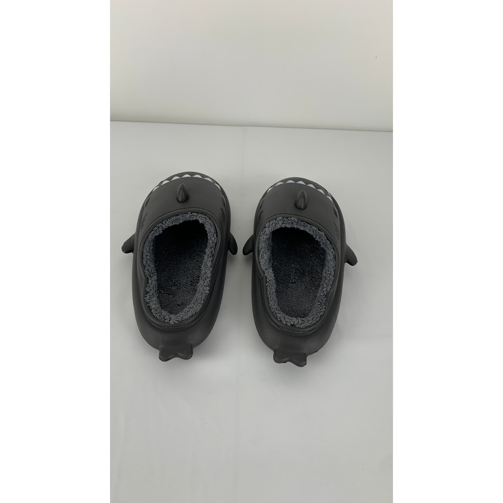 Crayon Friends Shark House Shoe Slippers Winter Unisex Size 38-39 New Black