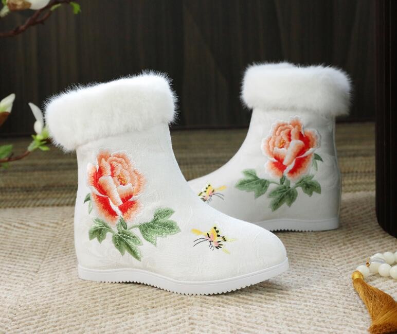 Fall/ Winter Women Chinese Folk Fleece Boots Embroidered Flower Flat Shoes Warm