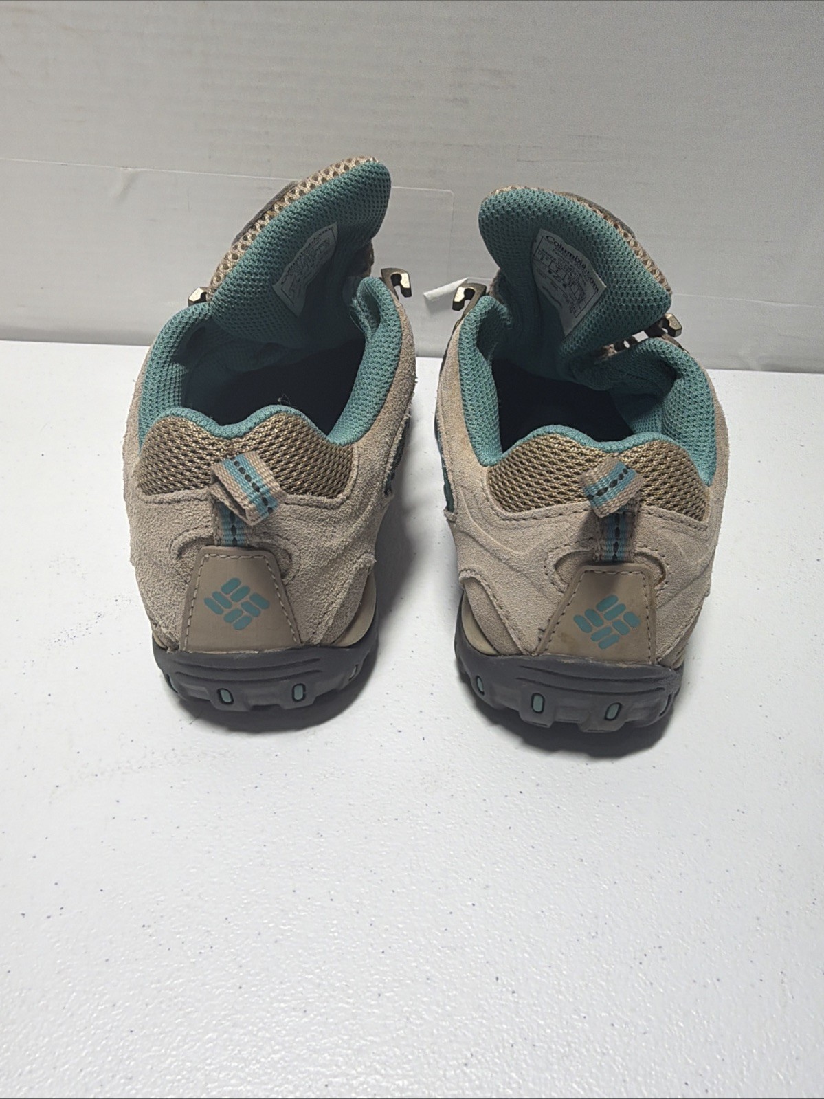 Columbia Techlite Waterproof Sneakers Women’s Size 6 YK5379-212 Worn Once