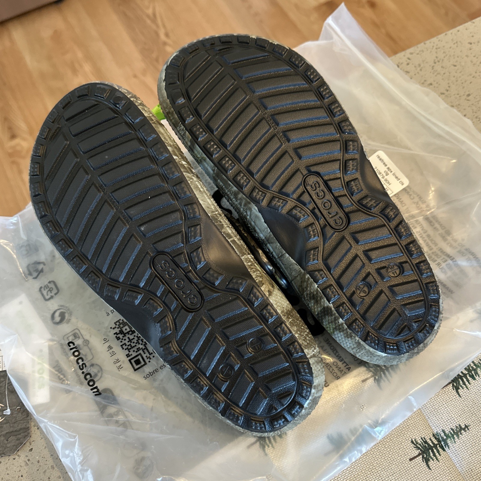 CROCS RealTree APX Classic Faux Fur Lined Clogs Unisex Size W11 M9 210879