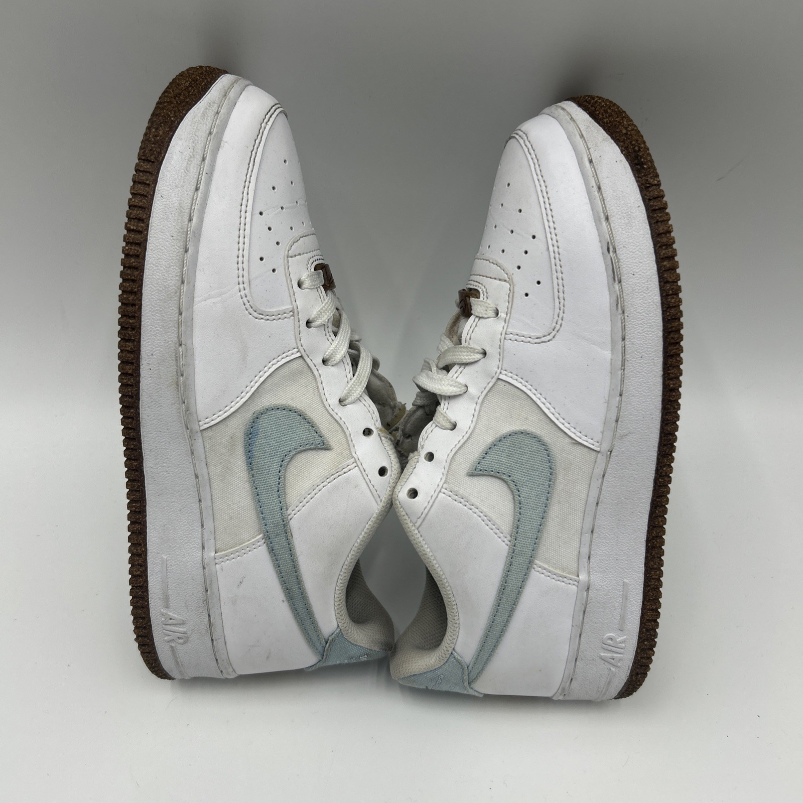 NIKE AIR FORCE 1 SHOES LV8 DA3093-100 SIZE 7Y YOUTH 8 1/2 WOMANS WHITE INDIGO