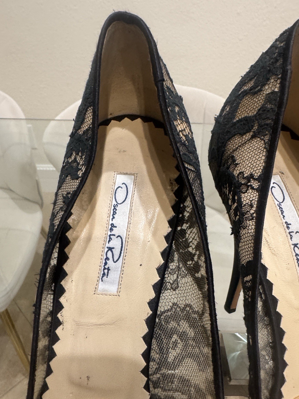 Oscar de La Renta Black Lace Pumps Platform With Sheer Overlay