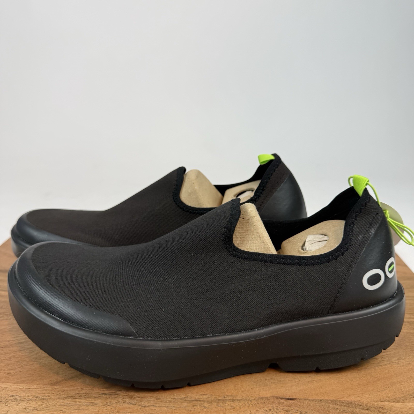 New Womens Oofos Oomg Eezee Black Athletic Low Recovery Pull On Shoes Size 10