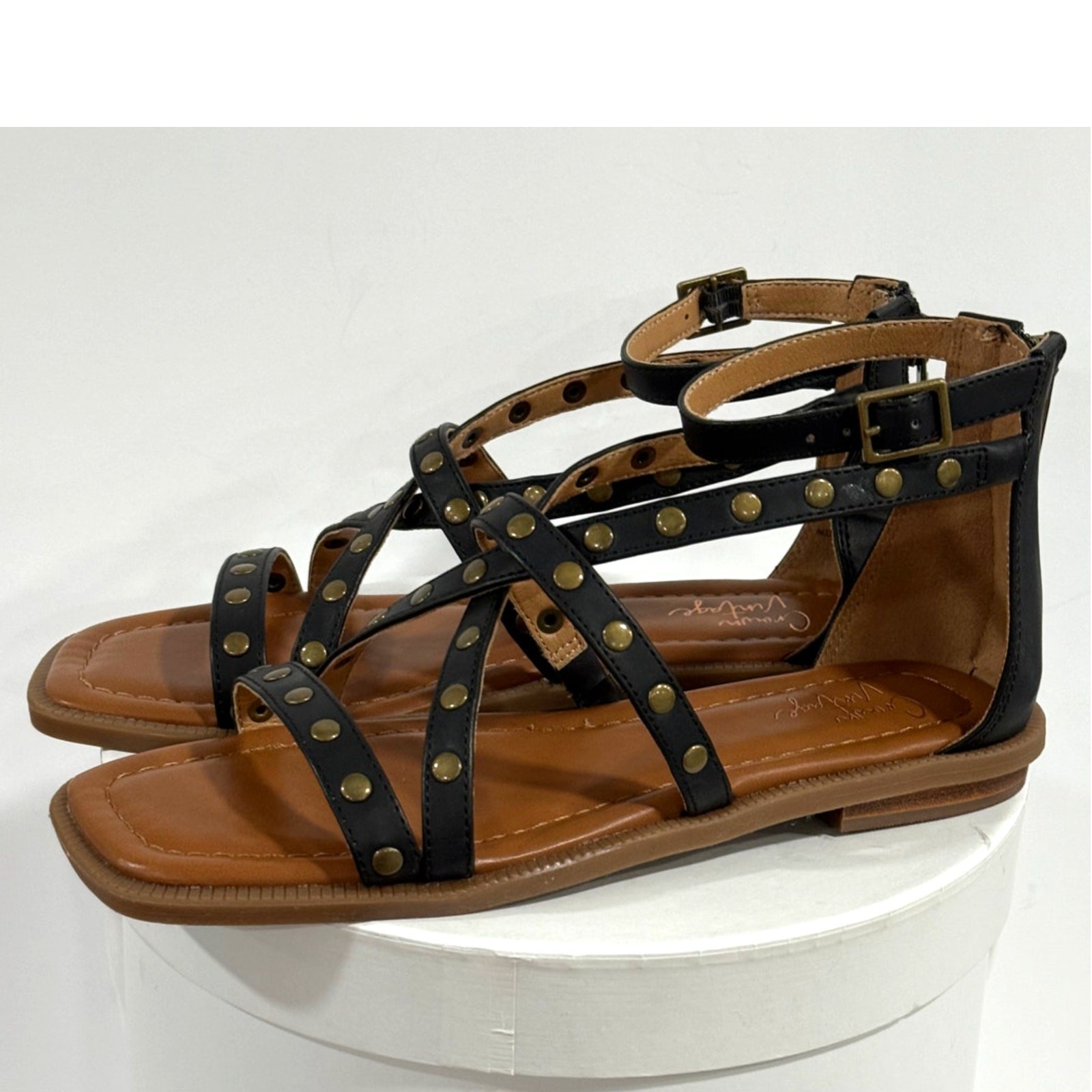 Boho Chic Studded Gladiator Sandals Crown Vintage Norti Black NIB 6M StrappyFlat