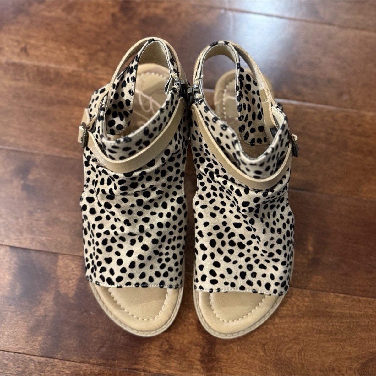 Blowfish Women’s Animal Print Buckle Flat Sandals Textile Synthetic US 7