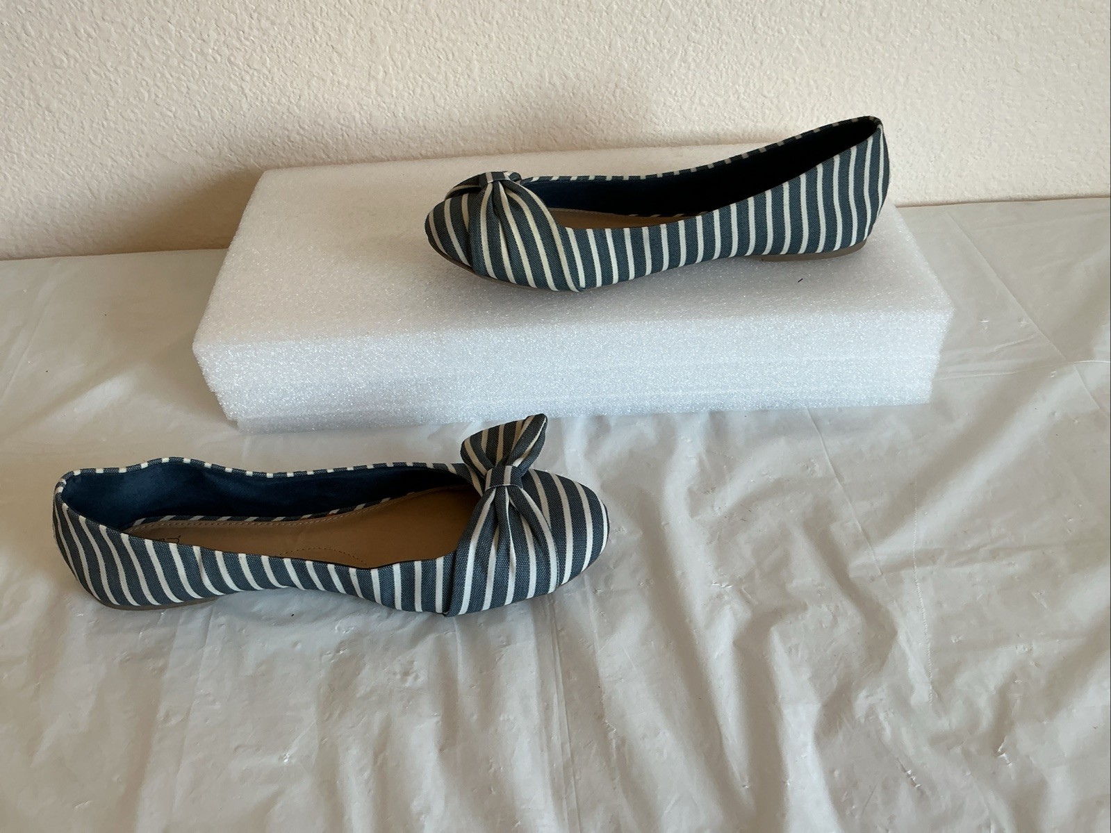 Time and Tru Womens Blue and White Striped Bow Ballet Flats Size 11