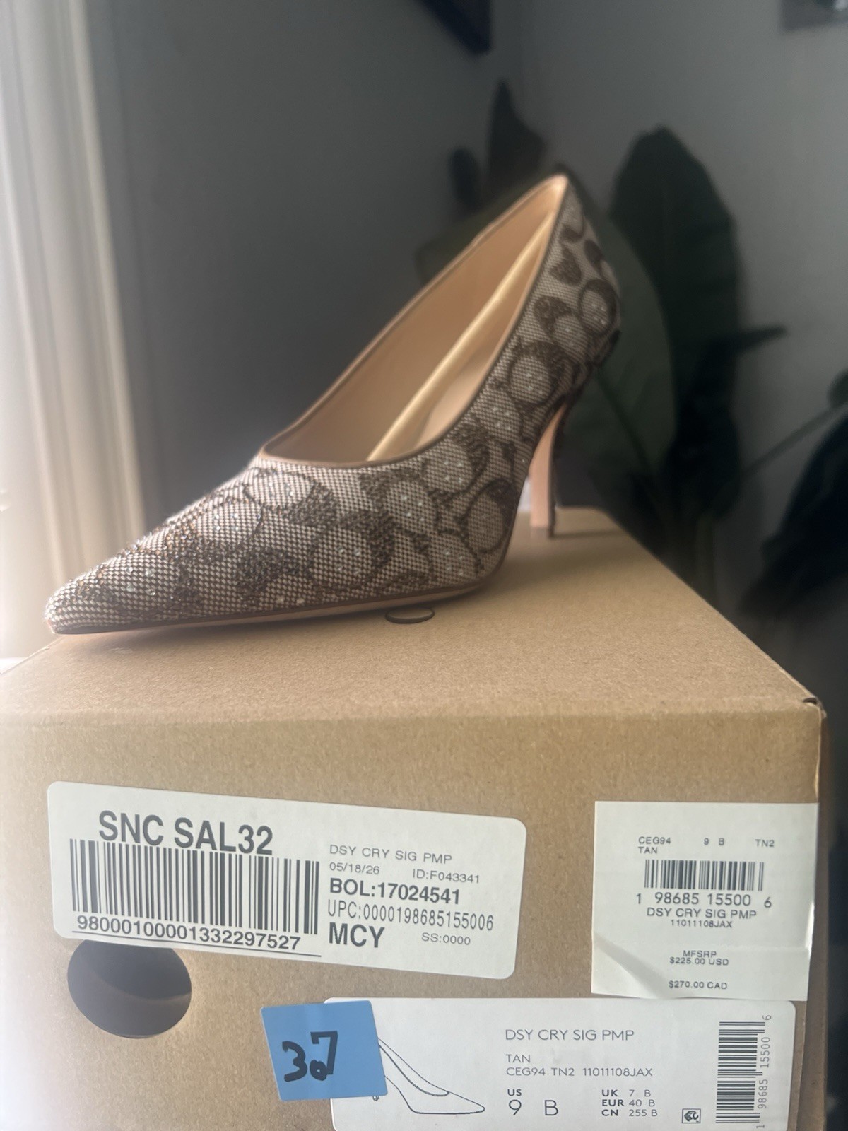 Coach Women’s Tan Signature Logo Pointed Toe Stiletto Pumps Slip-On Size 9B