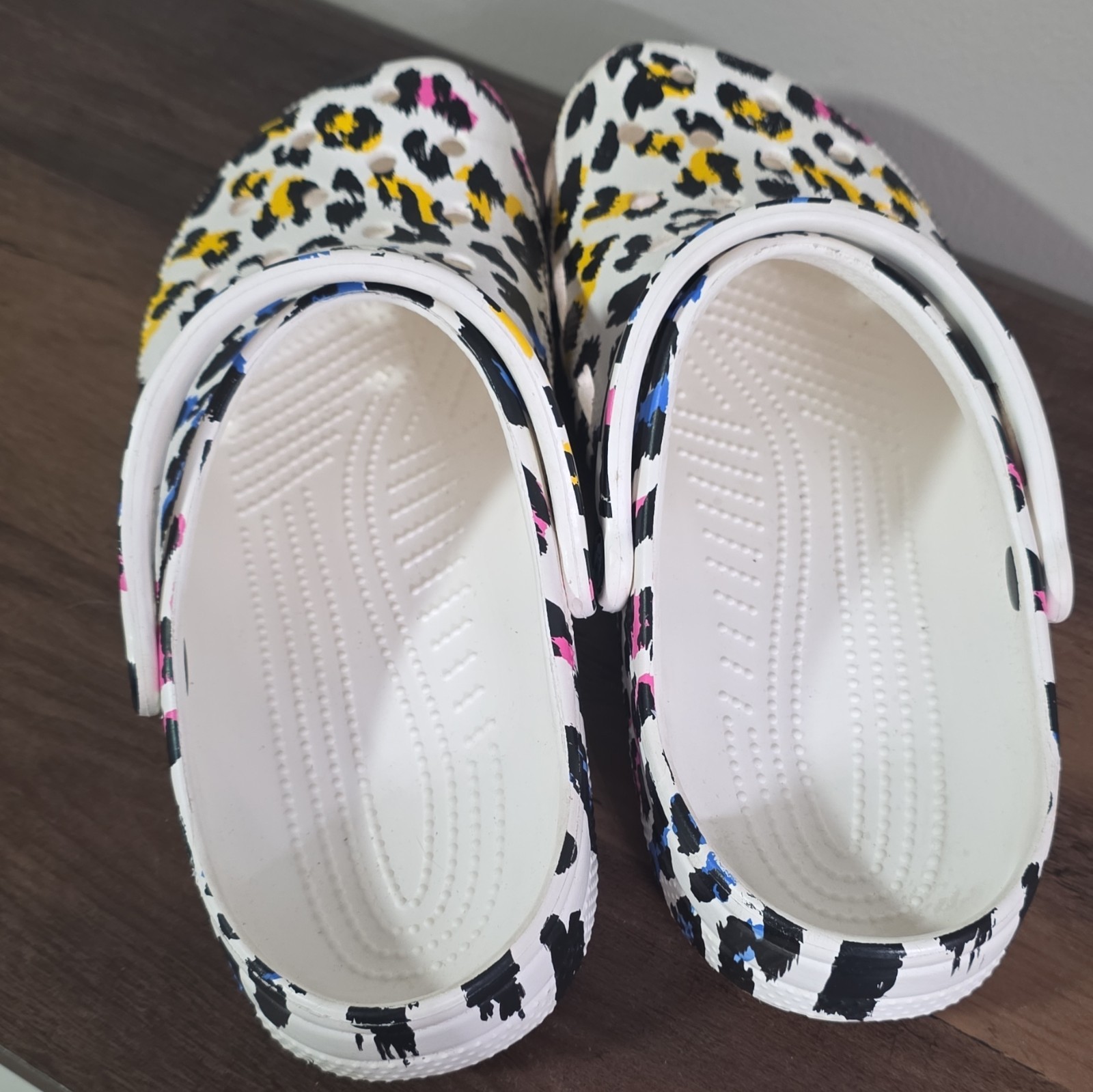 Crocs Classic Clog Women’s 11 White Multicolor Leopard Slip-On Comfort Strap