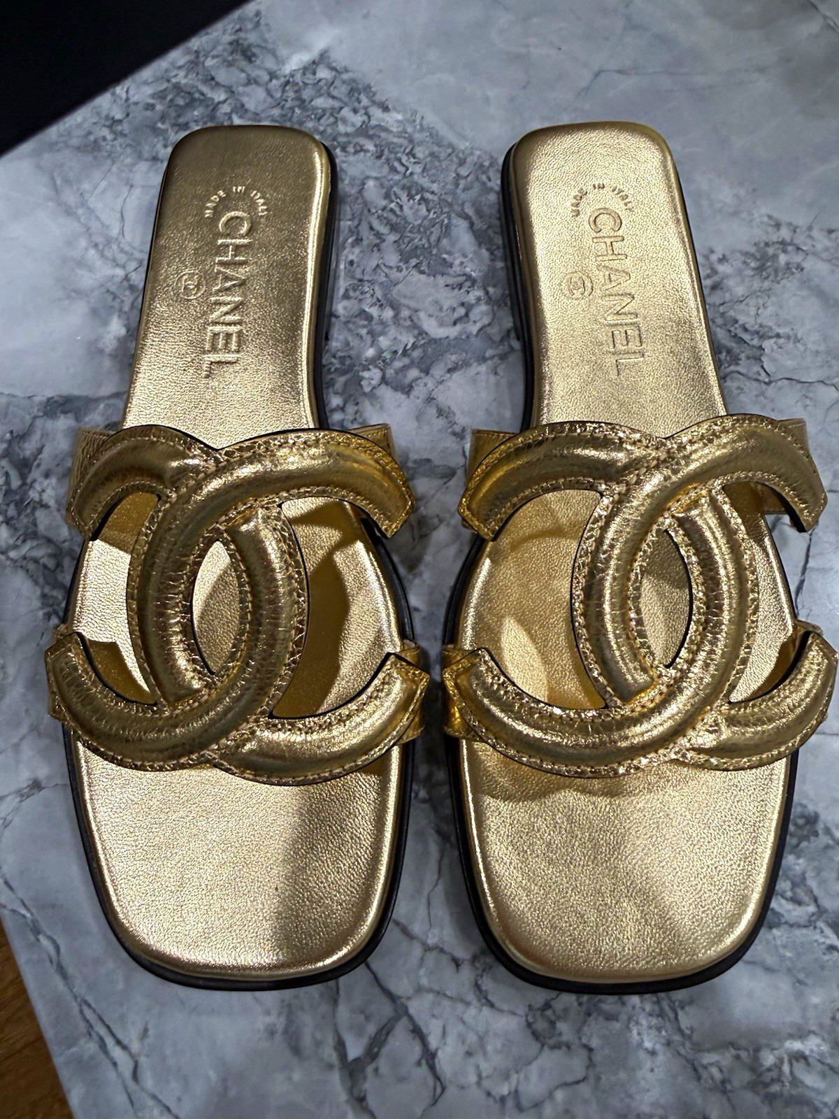 CHANEL 26S Crackled Laminate Calfskin Gold Mules size 37