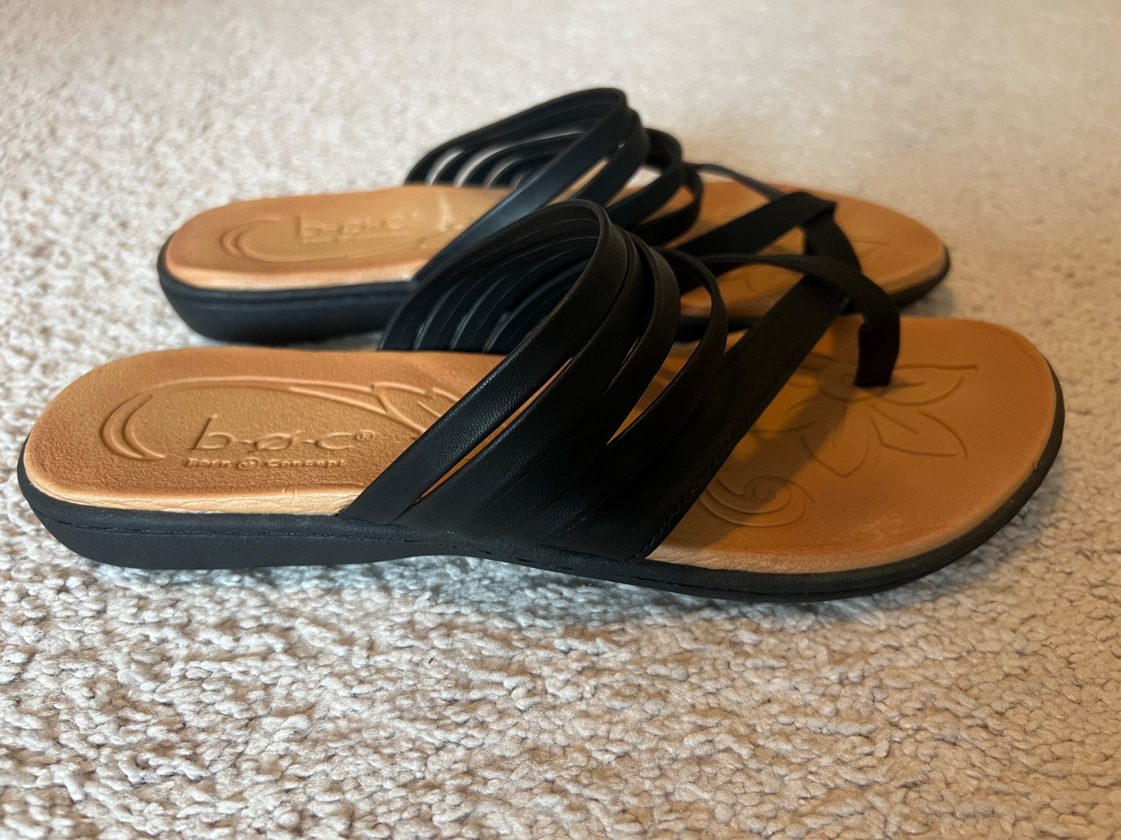 boc born sandals size 9 leather black strapped