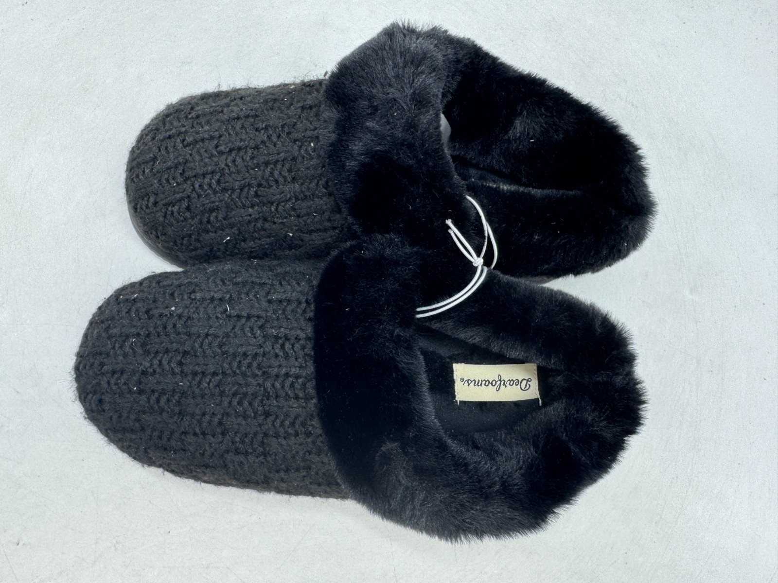Dearfoams Slippers Women’s Black Knit Lined Slip-On Closed Toe – Medium (7-8)