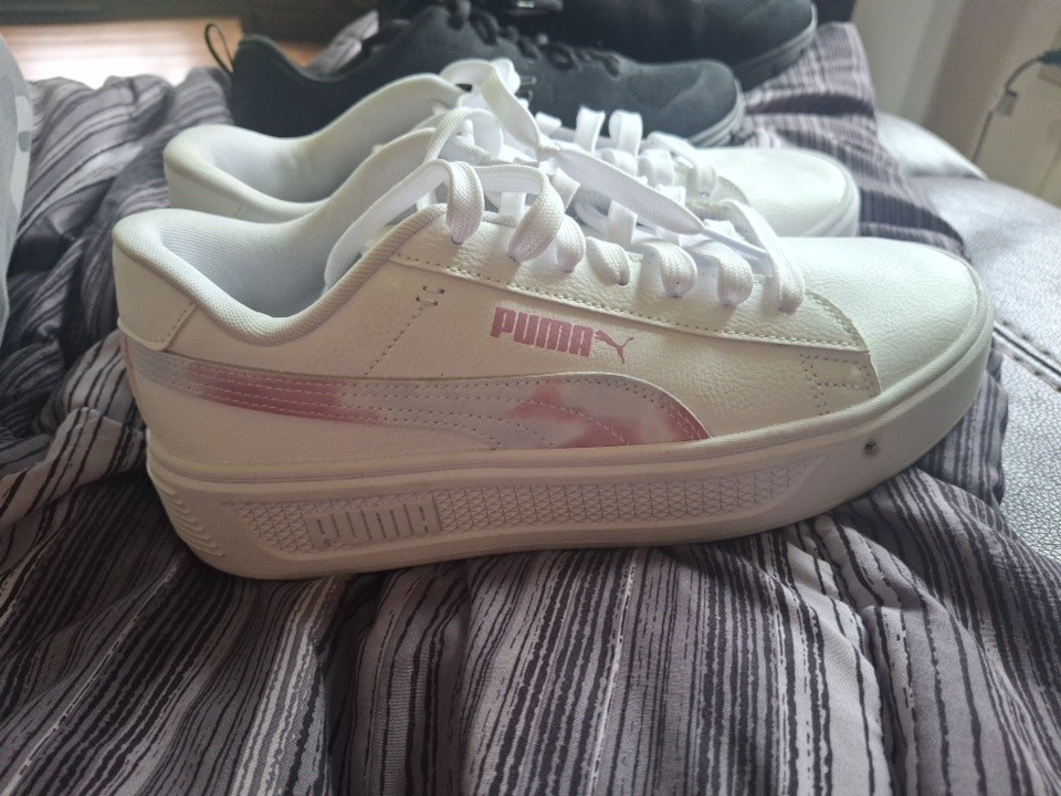 PUMA Shoes Women’s size 9 Smash Platform v3 Sneakers White Lilac Chiffon Lace Up