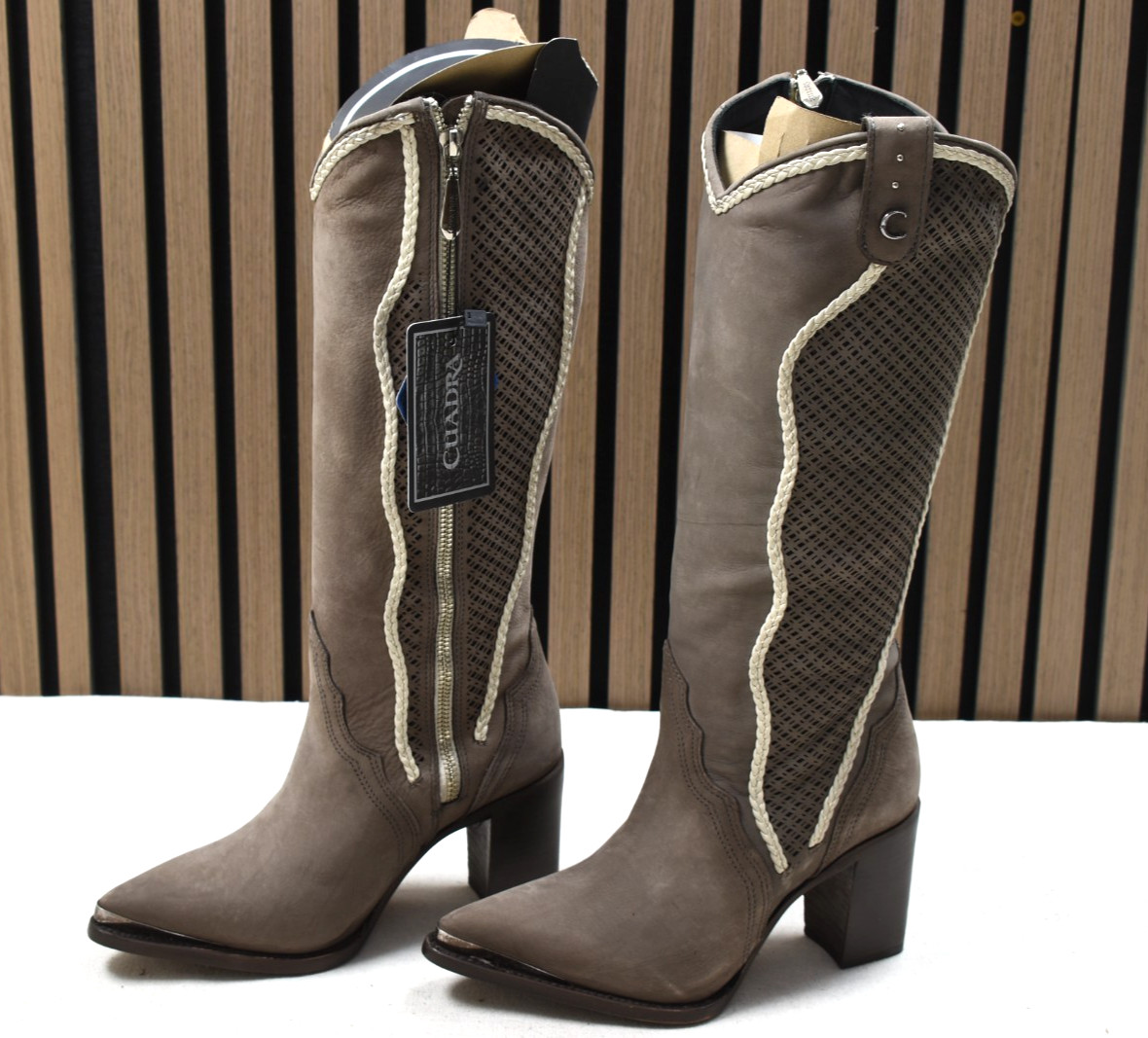 CC335 CUADRA WOMEN’S GENUINE CALFSKIN BOOT GREY Size 7 Pointed Toe DEFECT