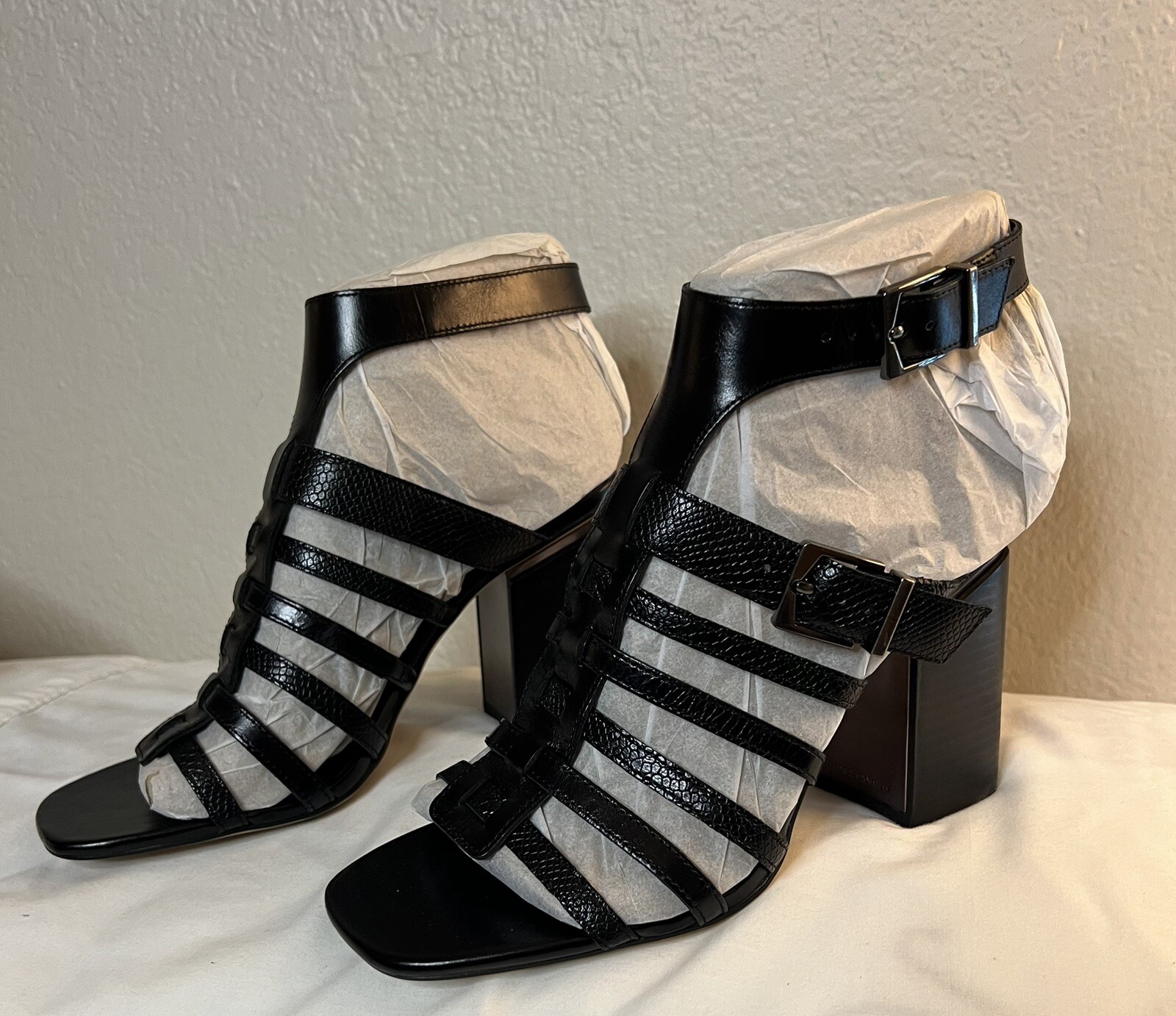 Vince Camuto Hicheny
