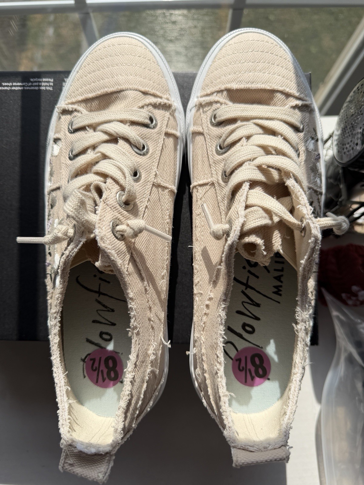 Blowfish Malibu Sadie-Sun Sneakers w/Taupe Canvas & Floral Embroidery 8.5