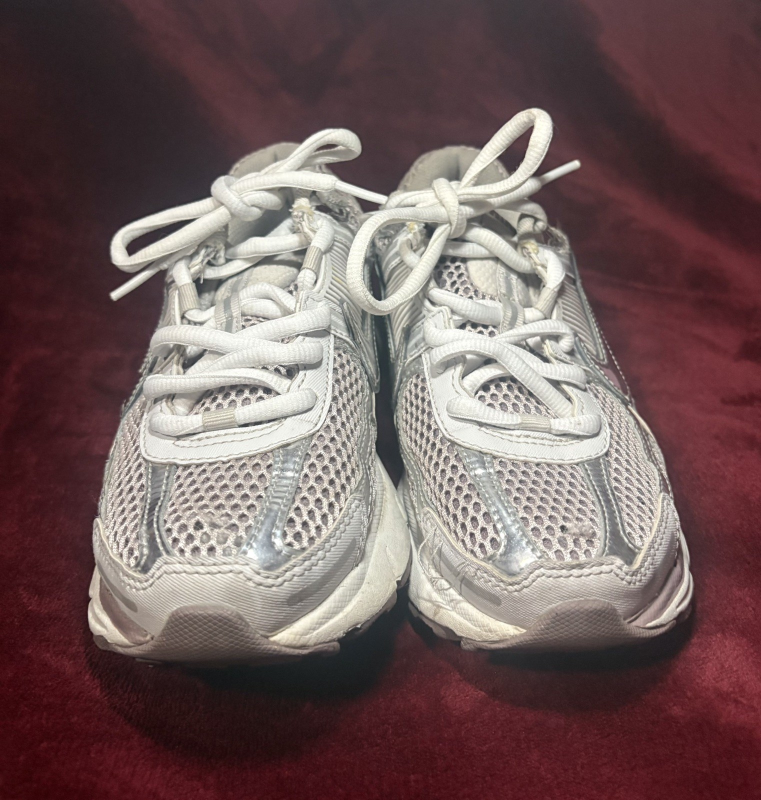Popular Nike Air Zoom Vomero 5 Shoes Women Size 8.5