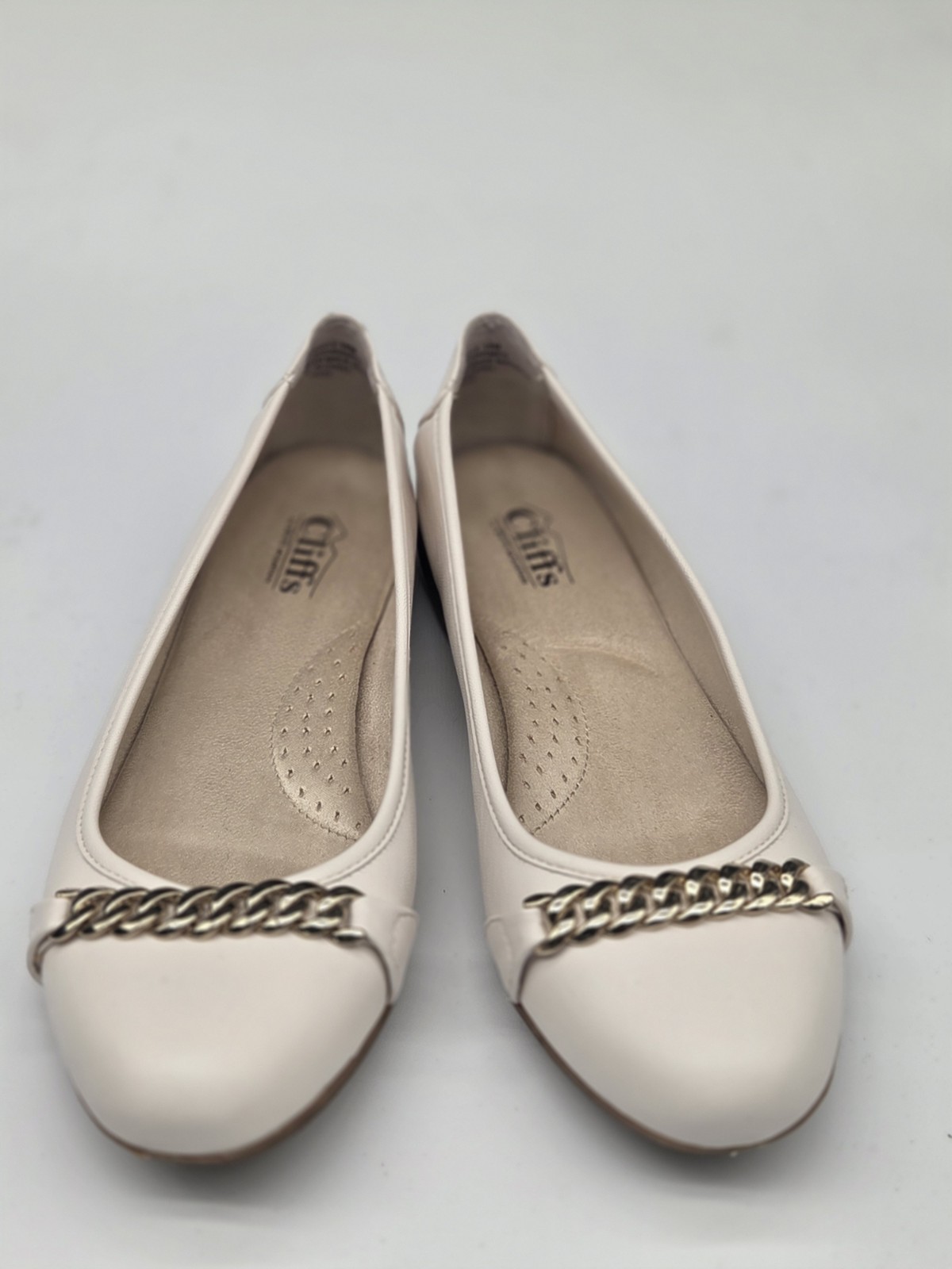 Cliffs By White Mountain Charmed Shoes Size 10 M Off White Gold Chain Flat Shoe
