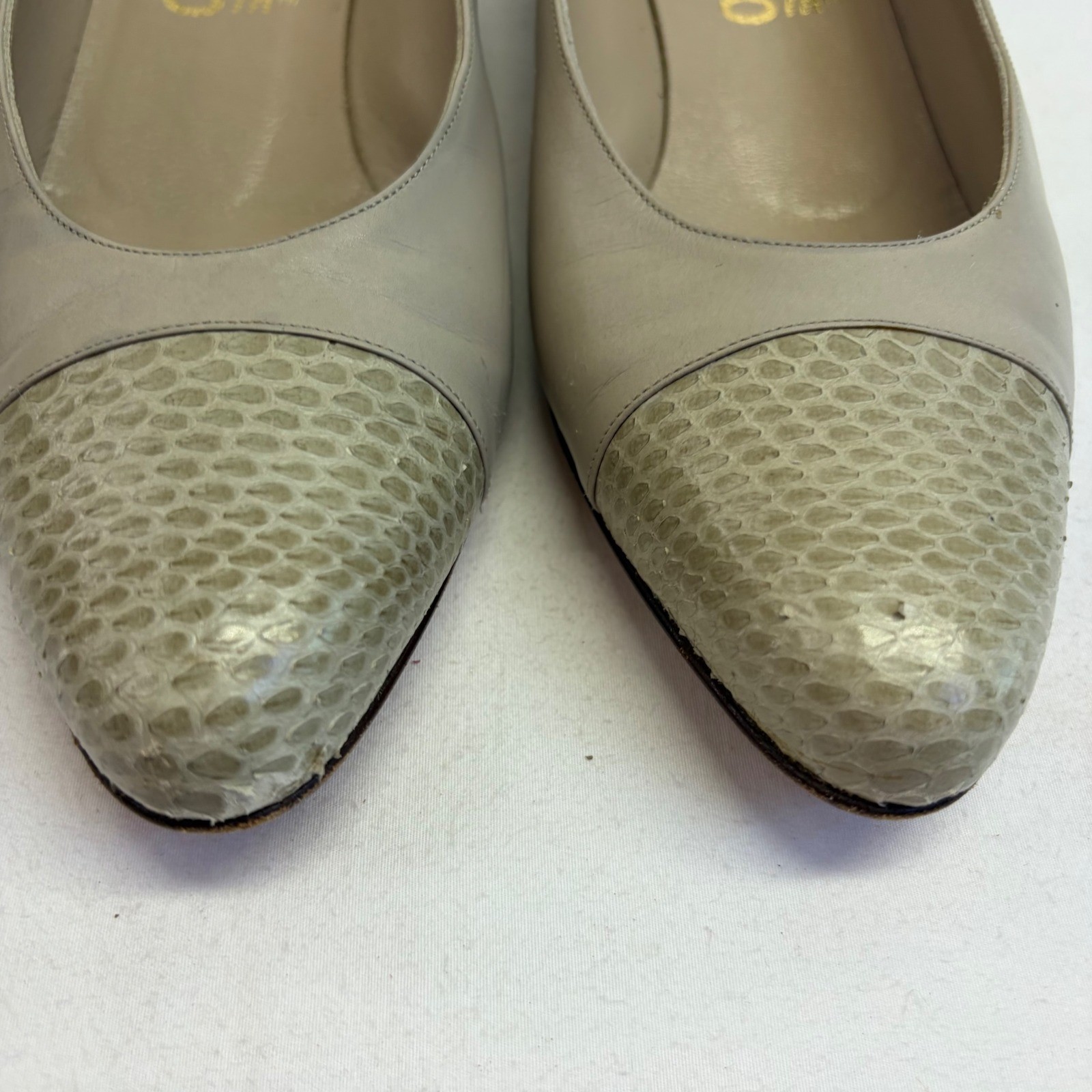 Vintage Salvatore Ferragamo Heels Womens 8 B Beige Snakeskin Cap Toe Pumps Chic