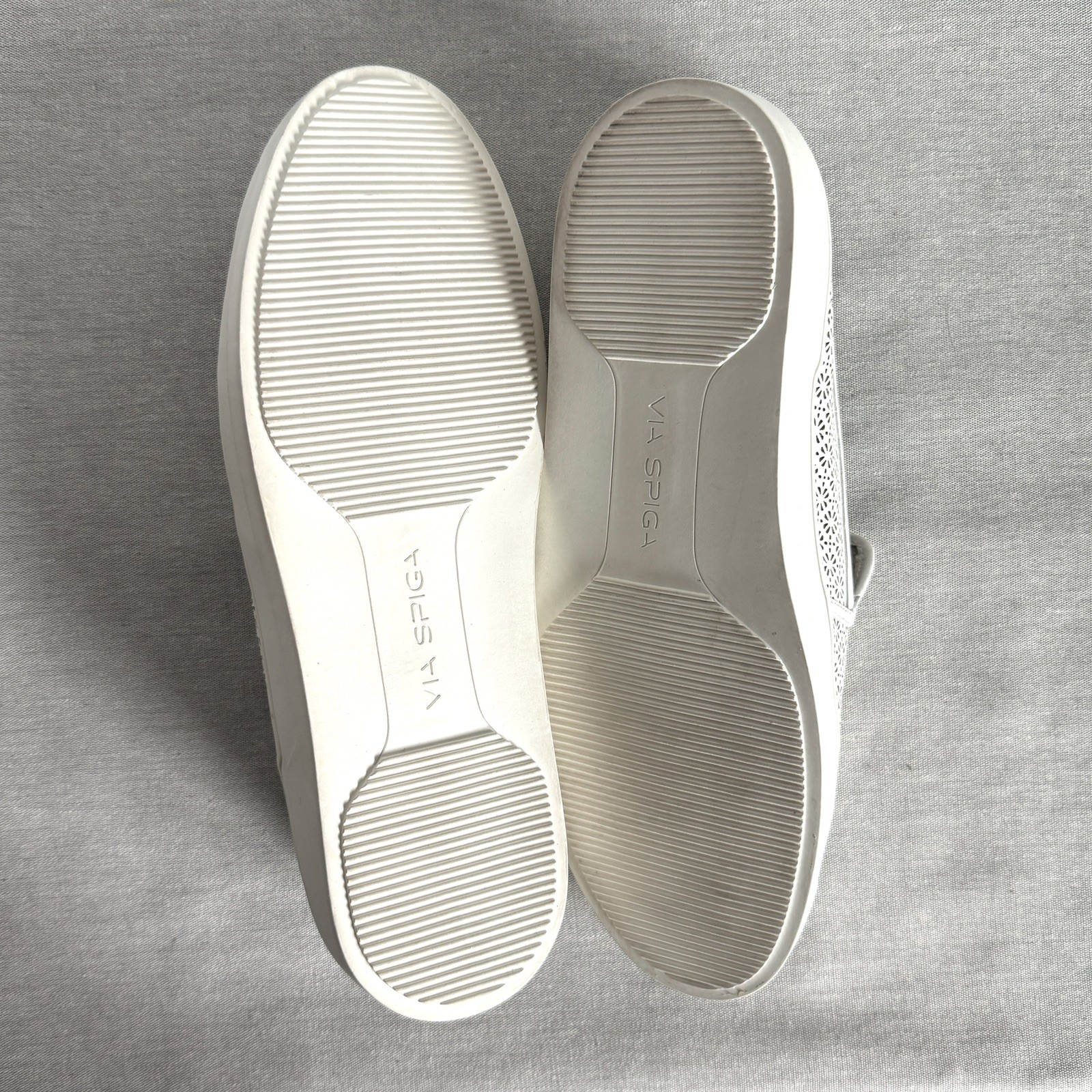 Via Spiga Gianna White Perforated Slip On Sneakers Sz 40 US 9