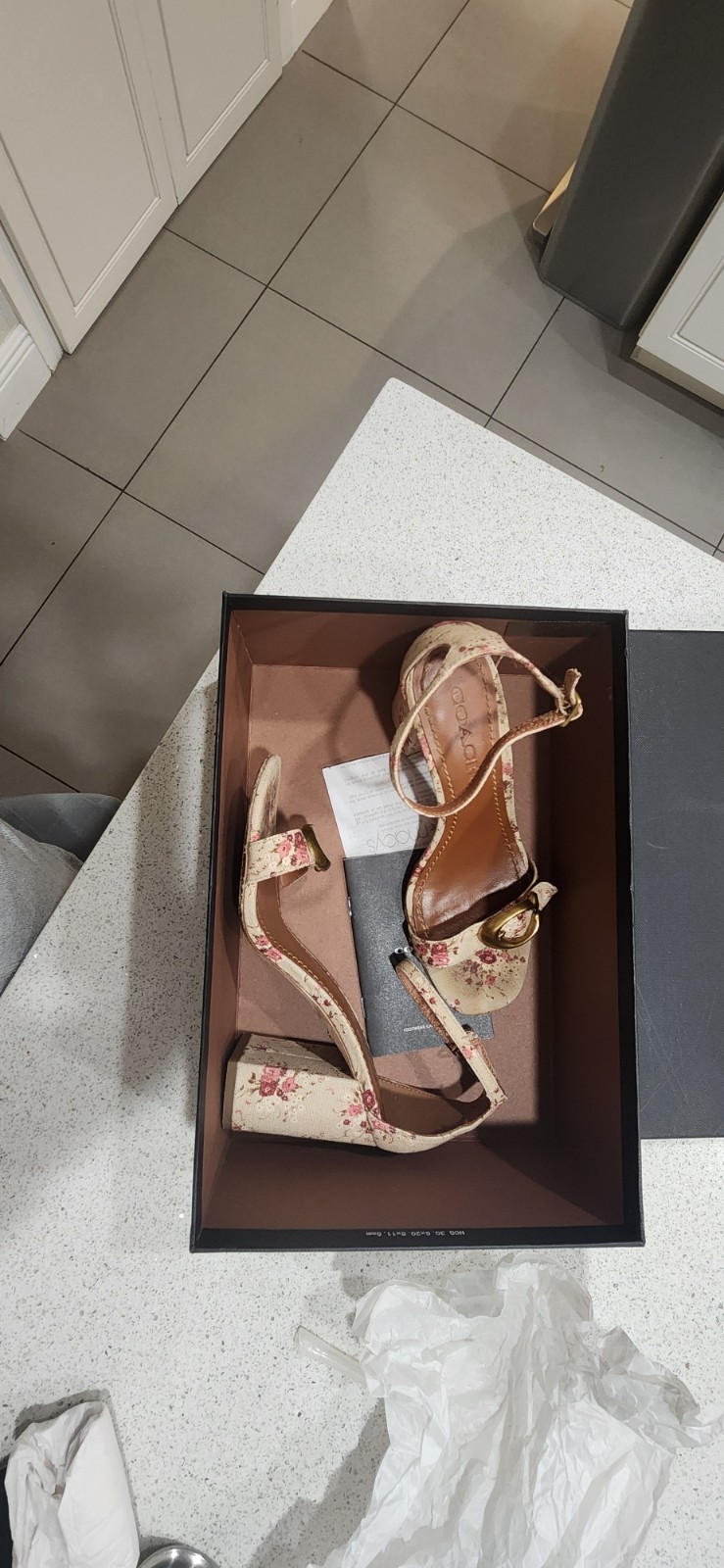 Coach Floral Block Heel Sandals Women’s 7,5 Cream Canvas Gold C Logo Ankle Strap