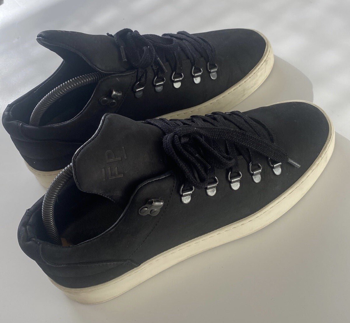 Filling Pieces classic low top black sneakers Size 8.5
