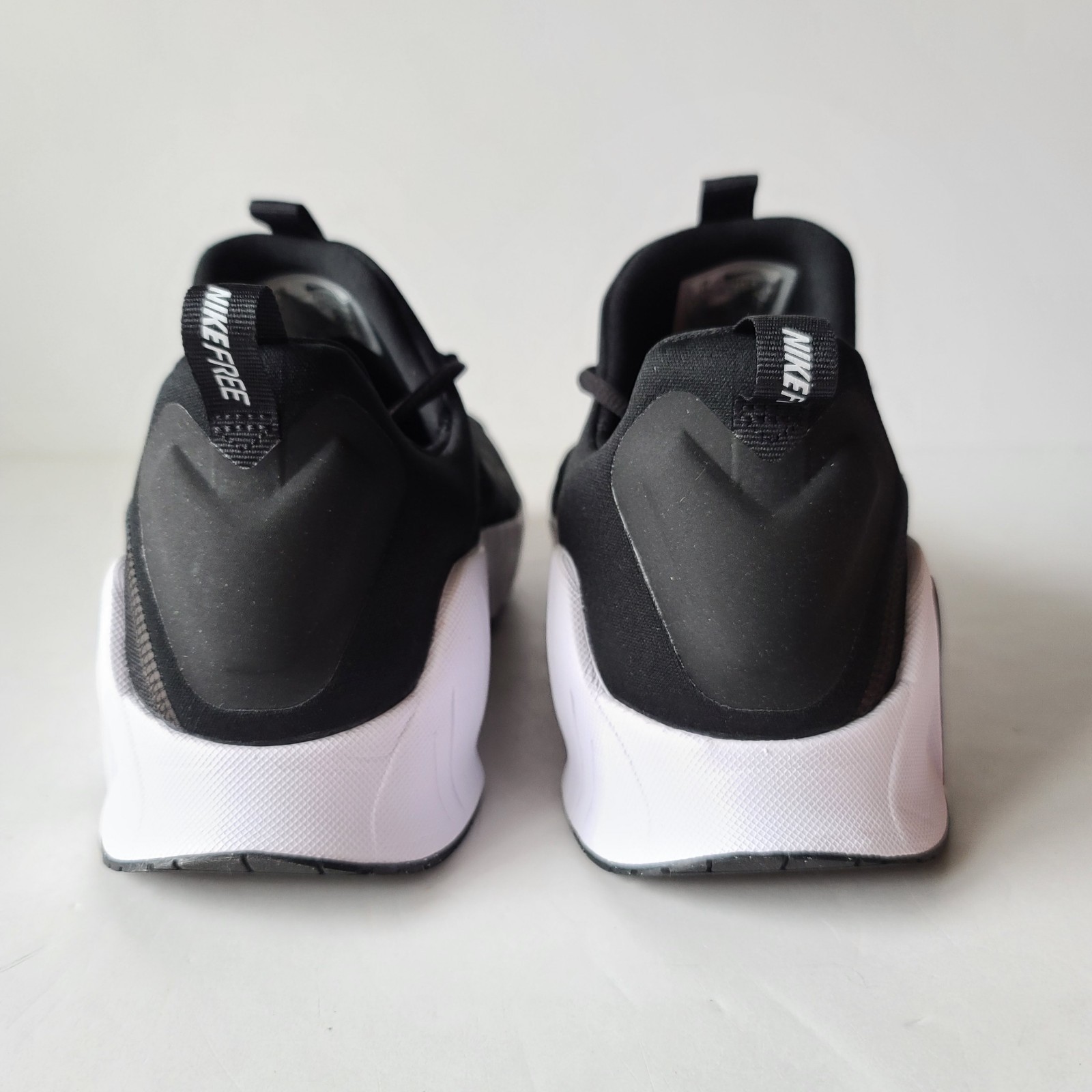 Nike Wmns Free Metcon 6 Black White FJ7126-001 Women’s Size 11.5 / Men’s 10