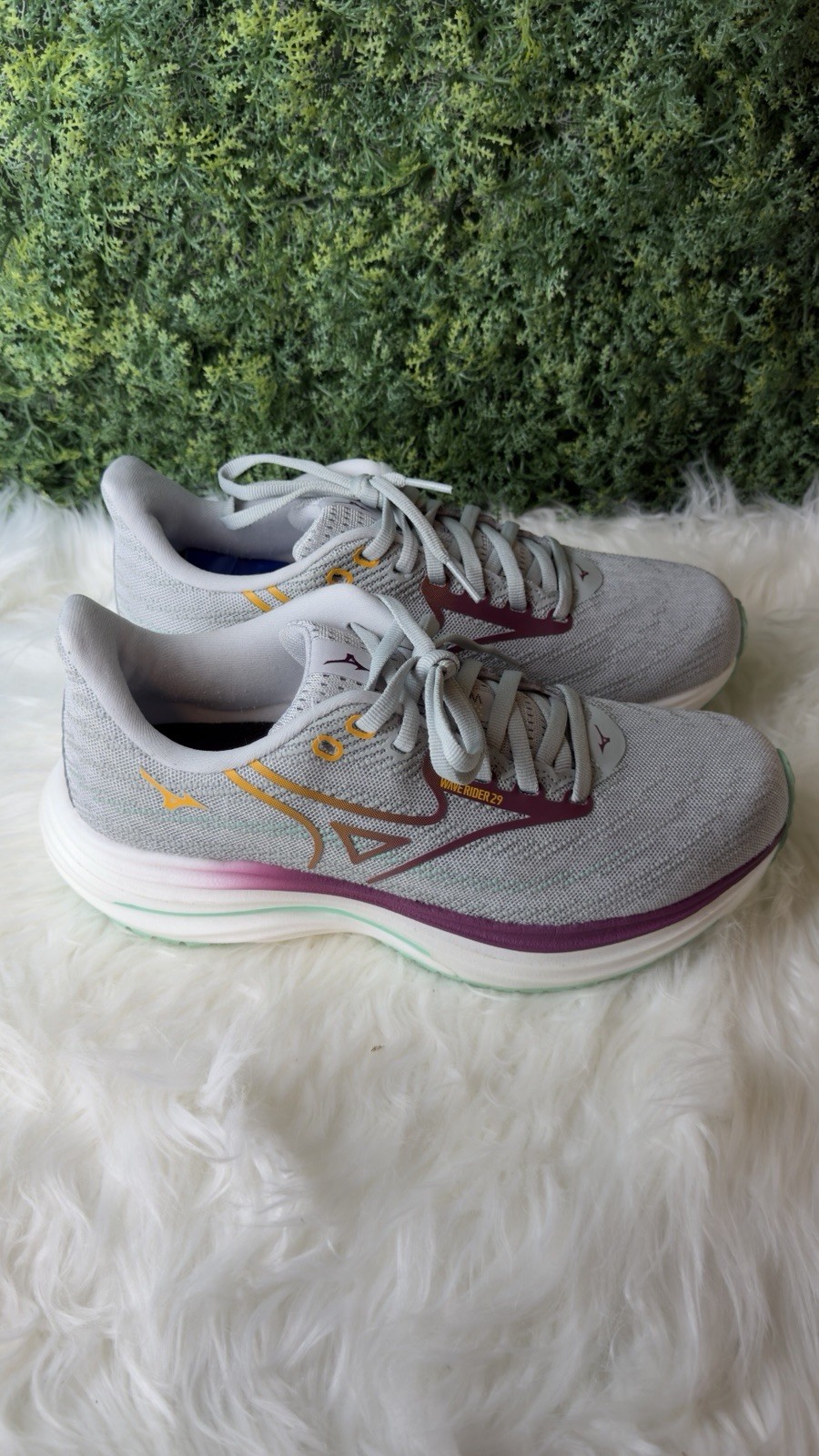 Mizuno Wave Rider 29 Women’s Gray/Purple Low-Top Lace-Up Mesh Running Sneakers