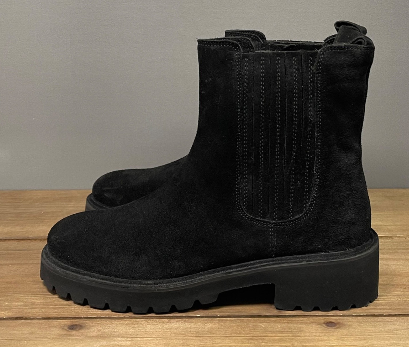 Seychelles Women’s Cashew Water Resistant Ankle Boots Size 7.5 Black Suede Lug