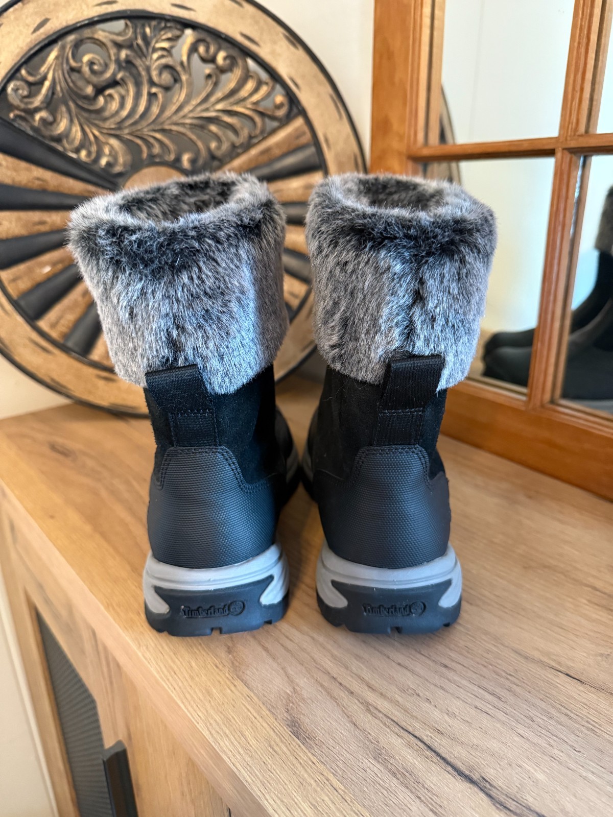 Timberland White Ledge Women’s Snow Boots, Waterproof Black & Grey – 9.5USA