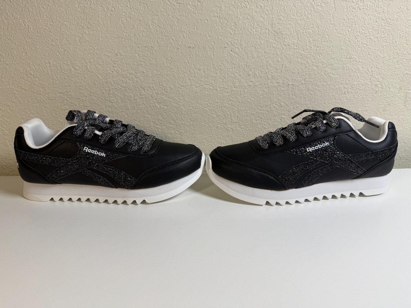 Reebok Galaxy 2 Women’s Black Glitter Platform sneakers Size 6 Youth/ 7.5 women