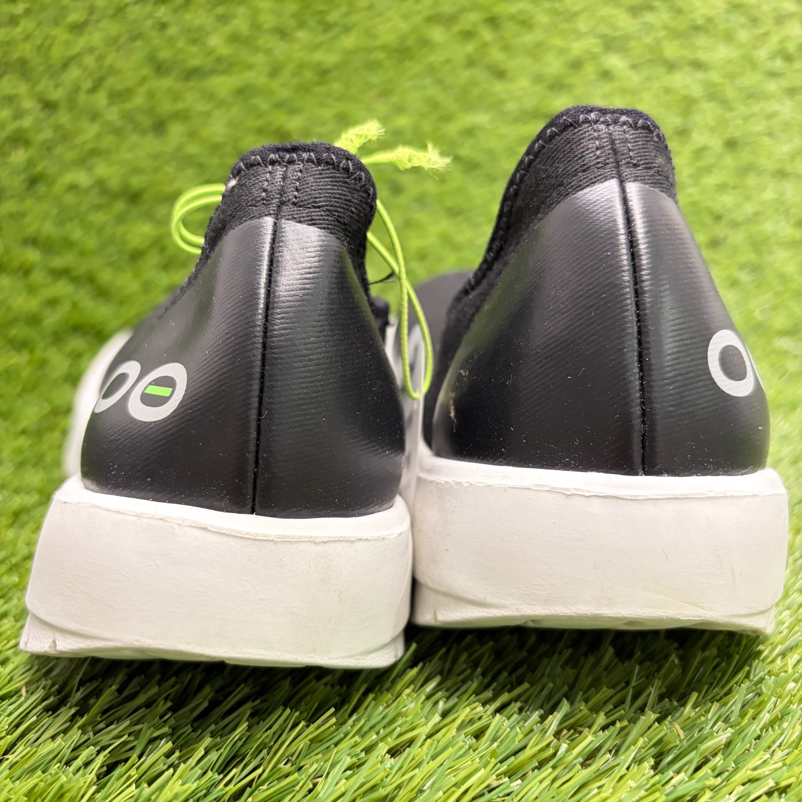 OOFOS OOmg eeZee Low Womens Size 9 Black Casual Walking Slip On Recovery Shoes
