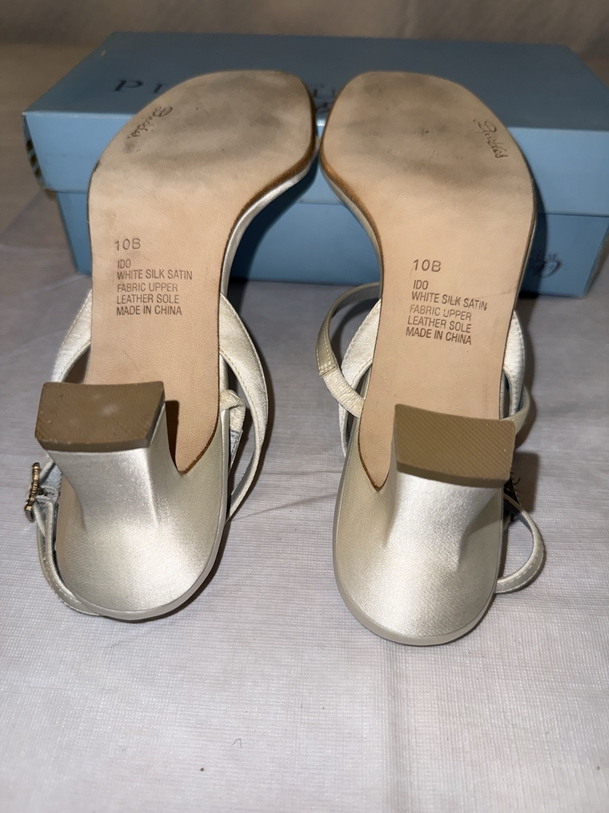 Dyeables Sandals Womens 10 White Silk Satin Platinum Formal Wedding Leather Sole