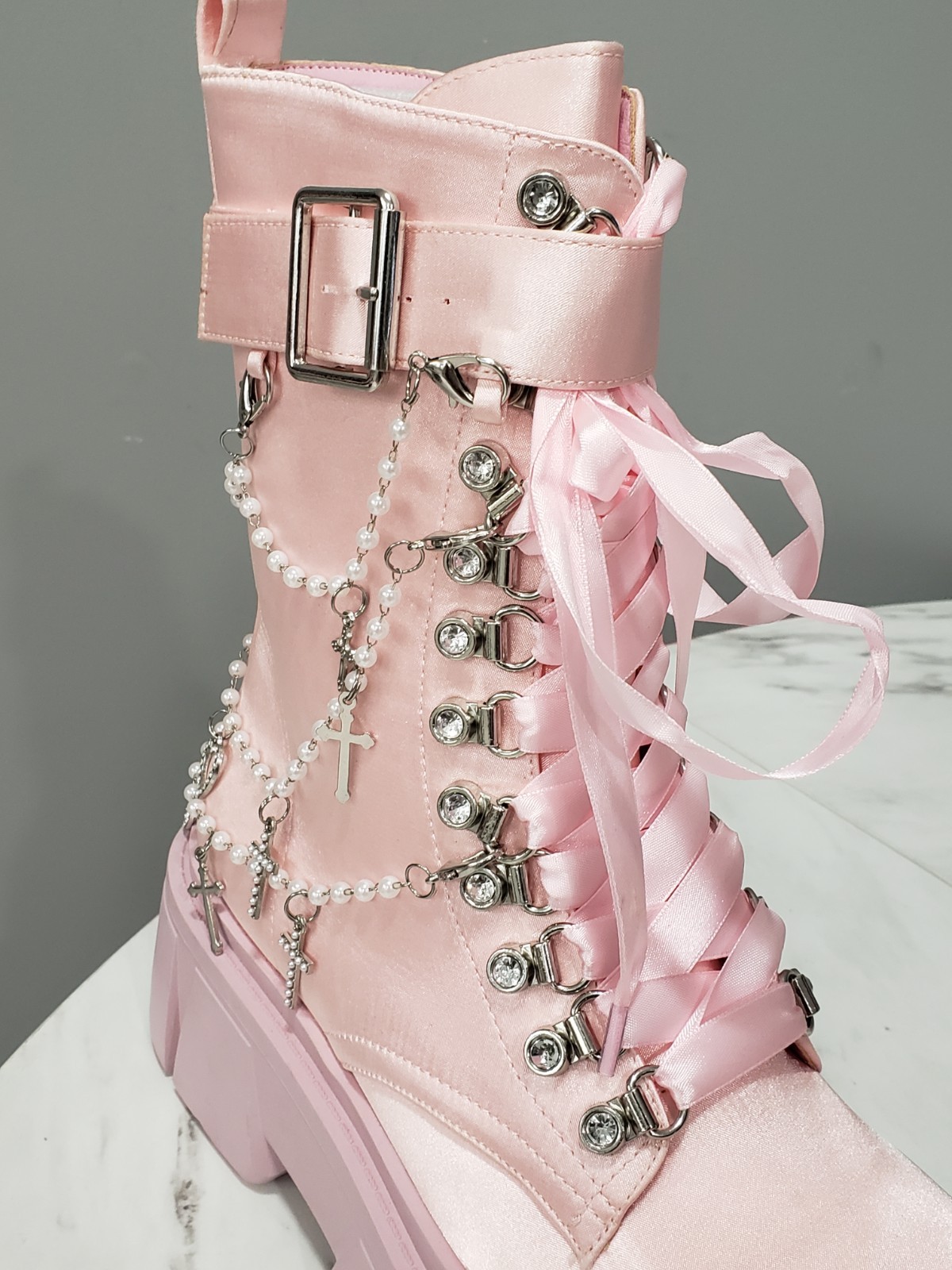 NEVER WORN DOLLS KILL SUGAR THRILLZ HOLY REVELATION PINK COMBAT BOOTS GOTHIC