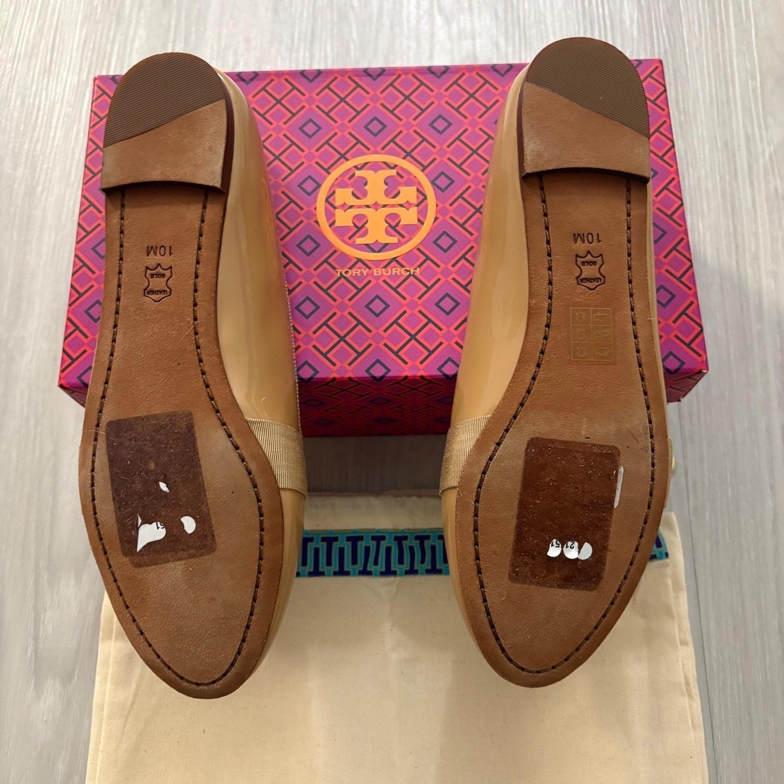 Tory Burch Gigi Patent Leather Bow Loafers Tan Beige Gold Logo Flats 10M 32944