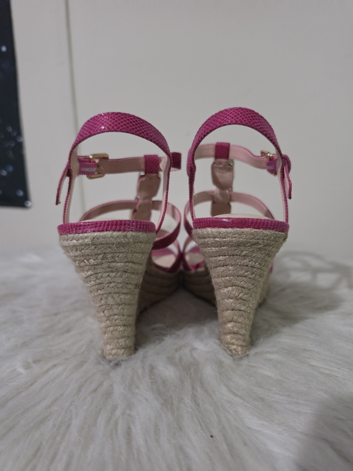 EUC Amelia Grace Fuschia AG Rachel Jeweled Strappy Wedge Sandals Size 6 W/ Box