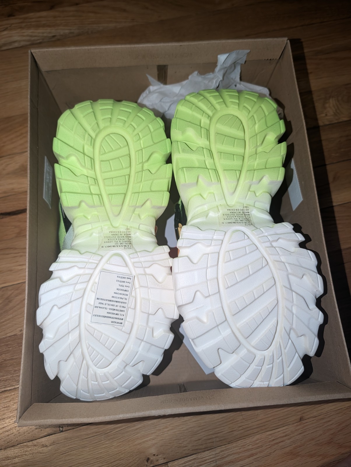 Never Worn: Steve Madden Voltz Neon Lime Sandals