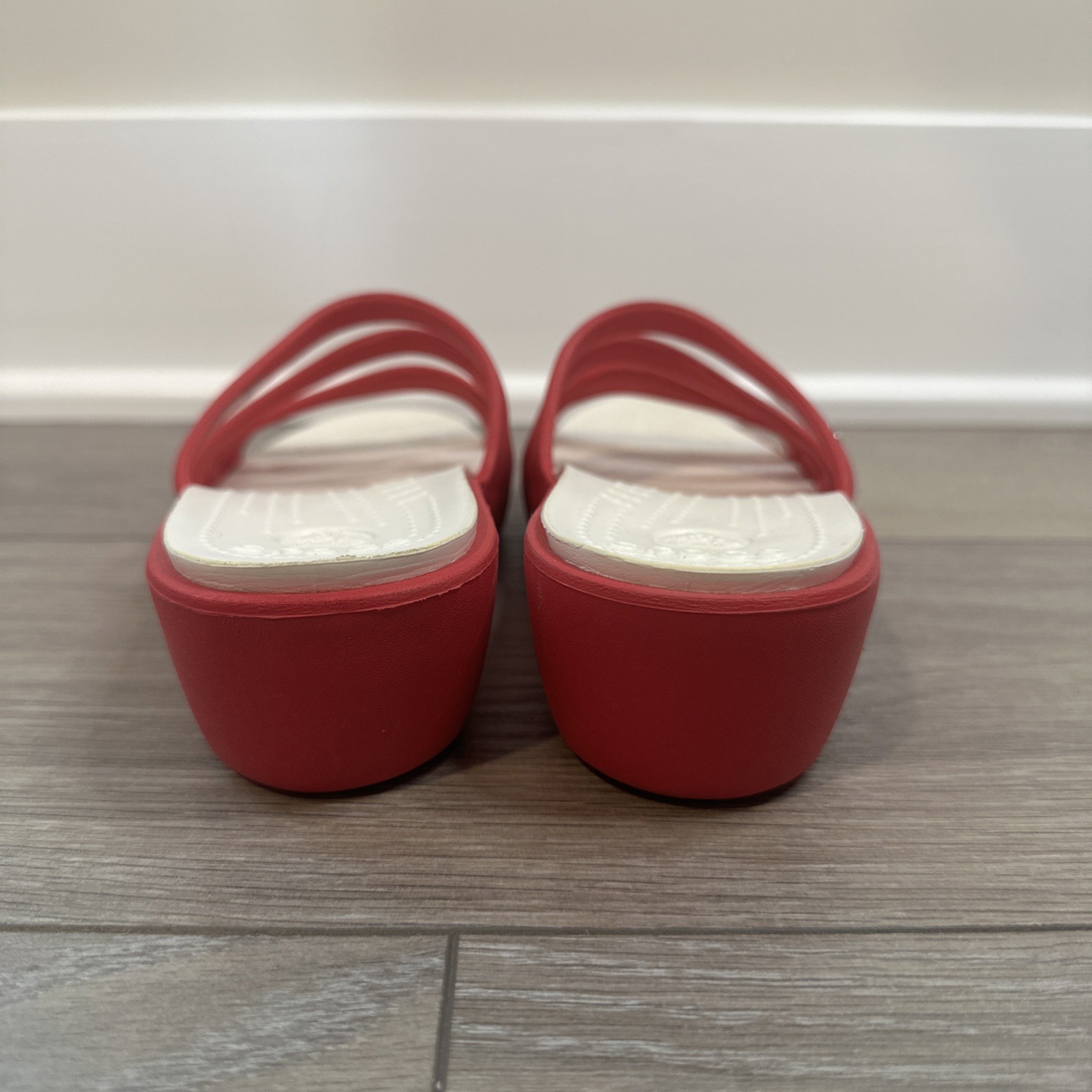 Crocs Women’s Size 7 Rhonda Wedge Four Strap Raspberry Strappy Sandals Pink