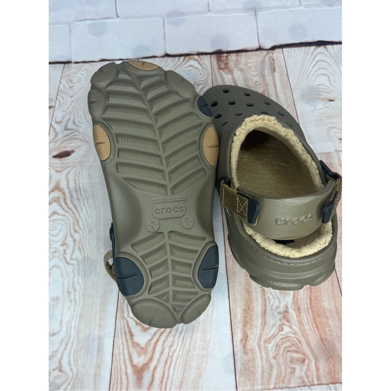 Crocs All Terrain Lined Clogs Olive Green Women’s Size 7 / Men’s Size 5