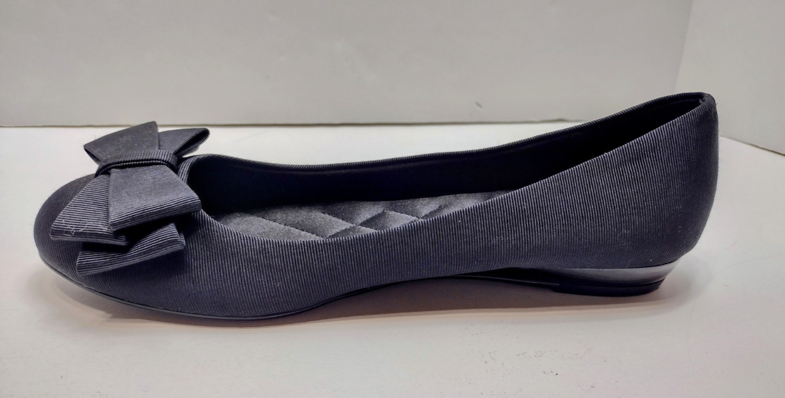Coach and Four Women’s Size 7 1/2 Black Grosgrain Bow Flats Quilted Insole NICE