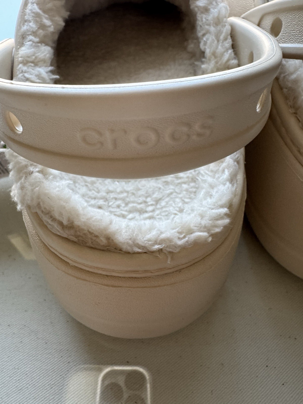 Crocs Baya Lined Clog – Unisex Men’s 9 / Women’s 11 – Beige Faux Fur NWT 1172