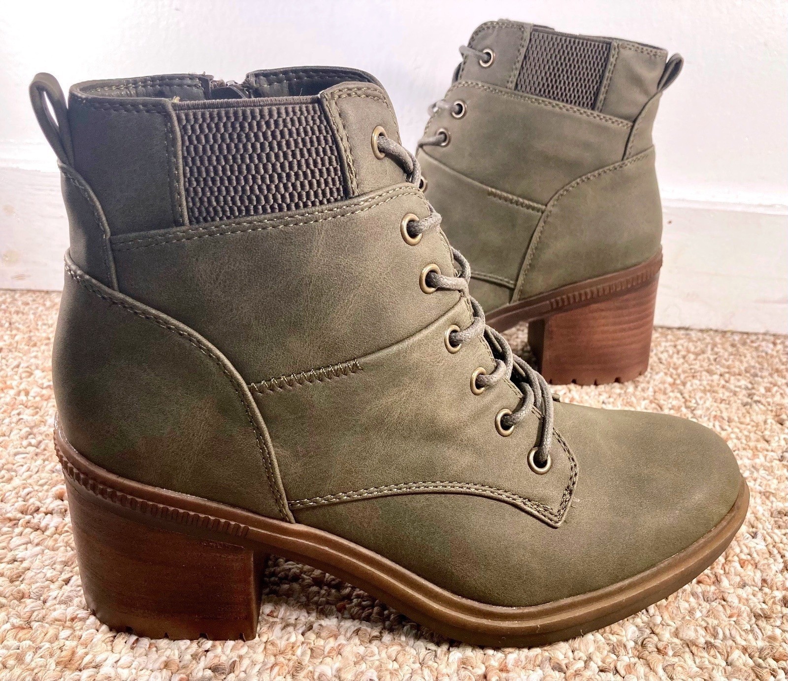 New Crown Vintage Olive Lace-Up Ankle Boots Chunky Block Heel Women’s 9M