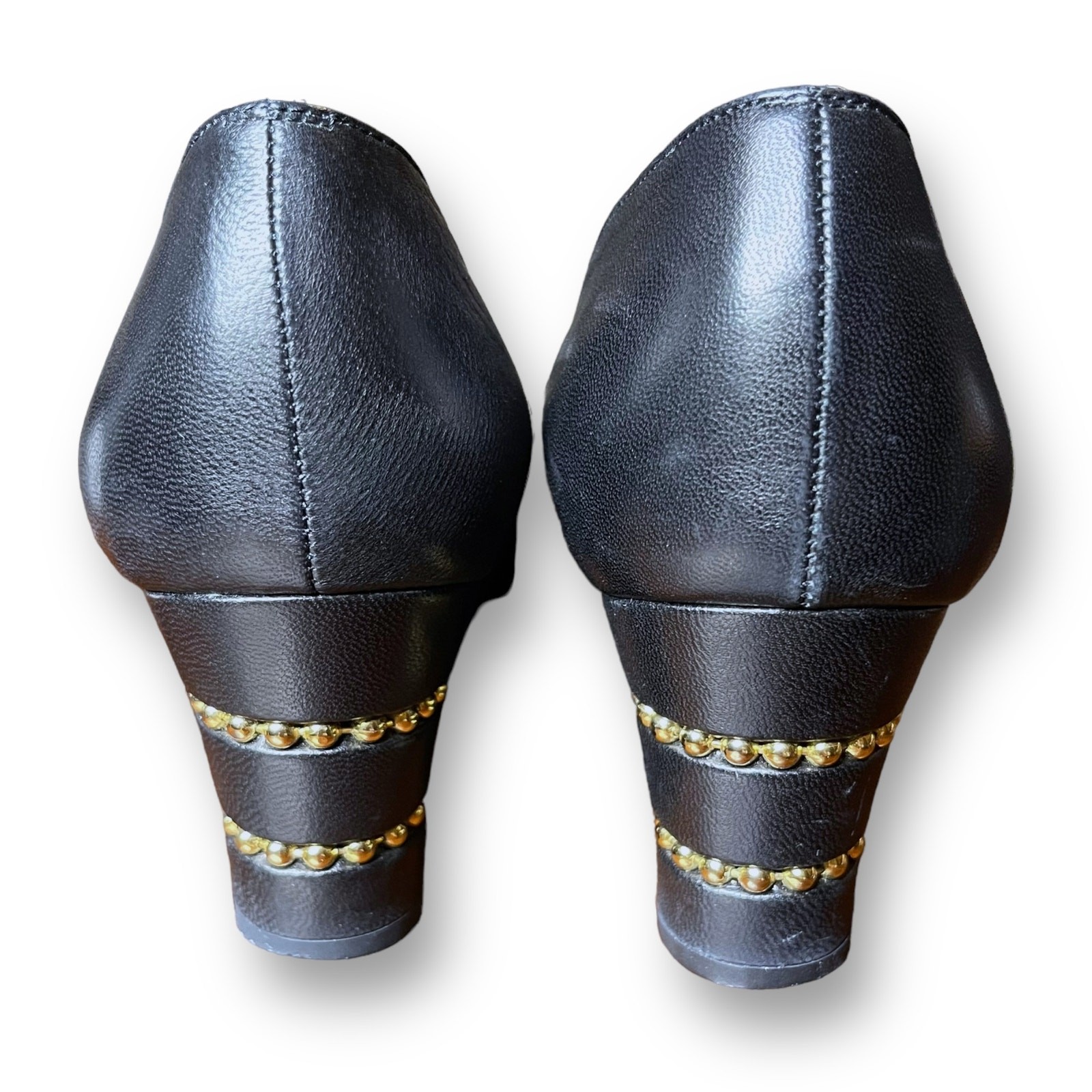 Stuart Weitzman Women’s Pump Heels Black Leather Gold Studded Size 5.5 B Classic
