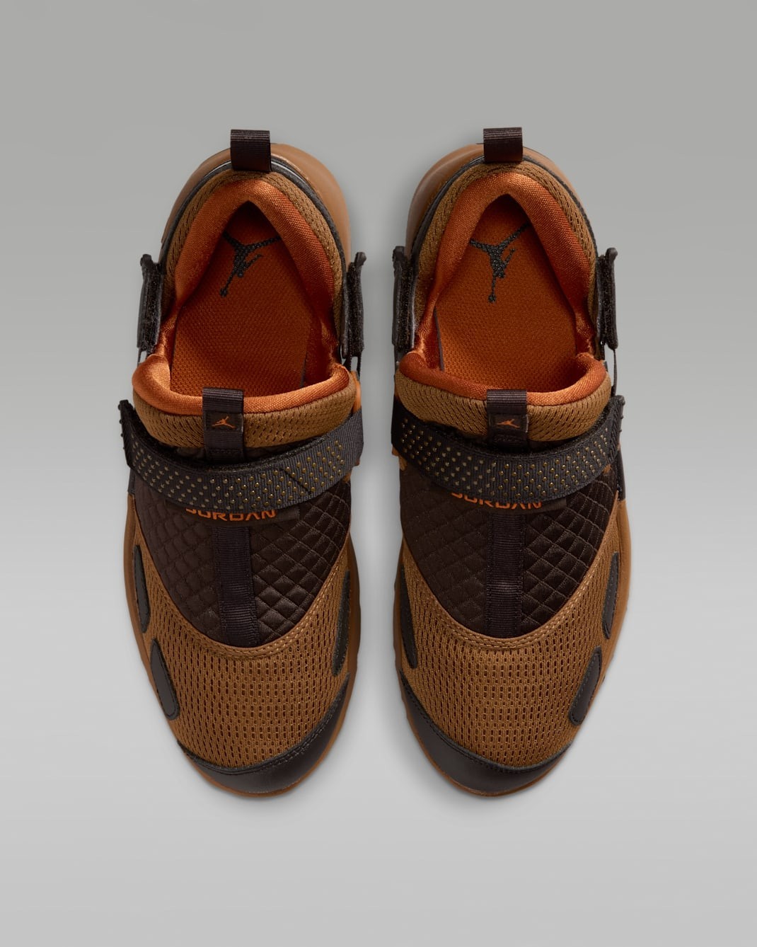 NIKE Women’s Jordan Trunner LX HQ2164-200 Light British Tan Reflective Silver