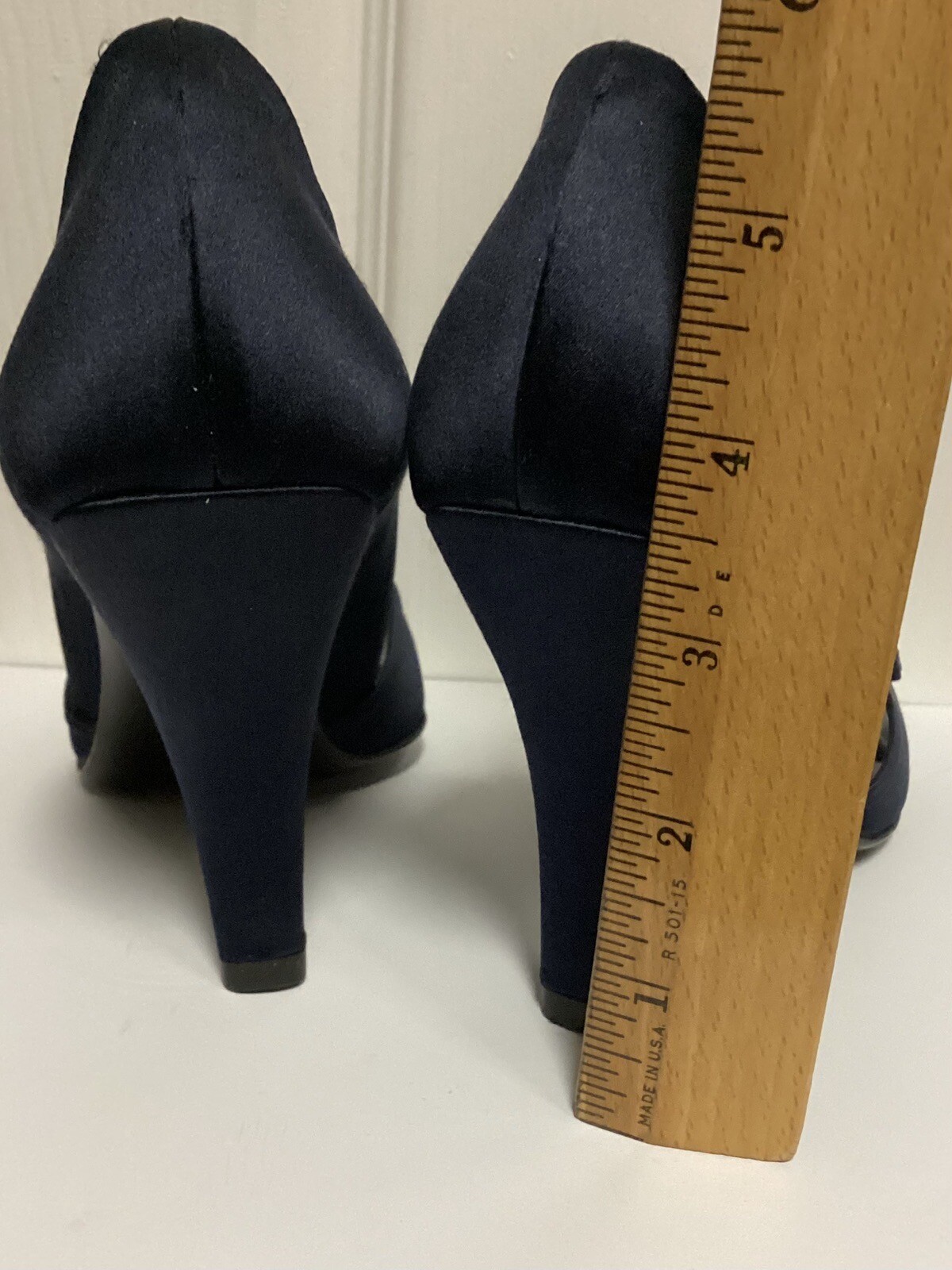 Anne Klein Italy $300 Vtg Open Toe Navy Satin Crystal Bows Heels Shoes Size 7