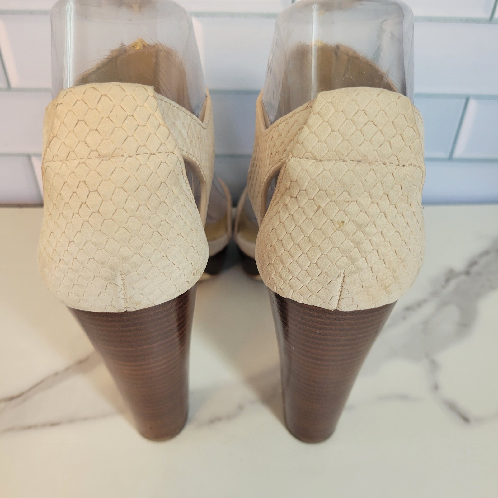 MICHAEL Michael Kors Berkley Lock Leather Platform Sandals Taupe Heels Size 7